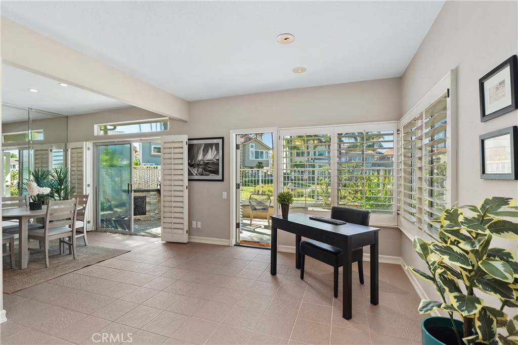 Long Beach, California, 90803, United States, 3 Bedrooms Bedrooms, ,3 BathroomsBathrooms,Residential,For Sale,1989113