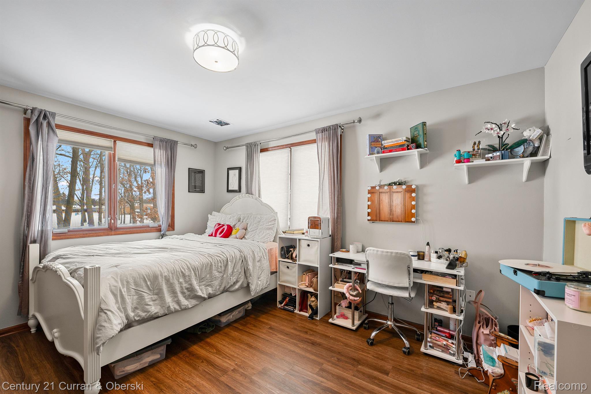 Dearborn, Michigan, 48128, United States, 4 Bedrooms Bedrooms, ,3 BathroomsBathrooms,Residential,For Sale,1908051