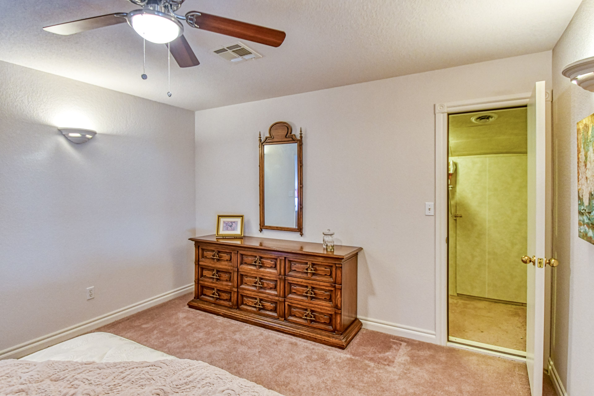 Norman, Oklahoma, 73072, United States, 4 Bedrooms Bedrooms, ,3 BathroomsBathrooms,Residential,For Sale,1967974