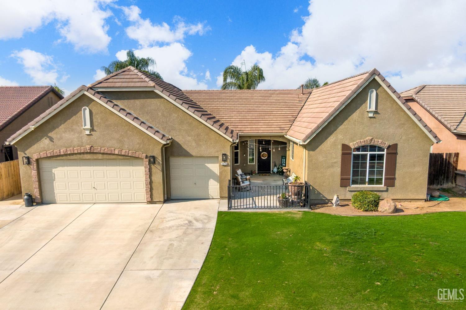 Bakersfield, California, 93312, United States, 3 Bedrooms Bedrooms, ,2 BathroomsBathrooms,Residential,For Sale,1989296