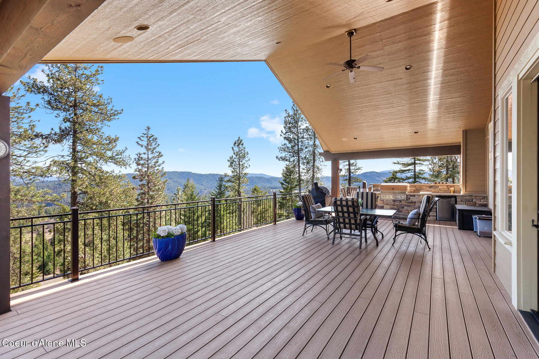 Coeur d'Alene, Idaho, 83814, United States, 5 Bedrooms Bedrooms, ,5 BathroomsBathrooms,Residential,For Sale,2014793