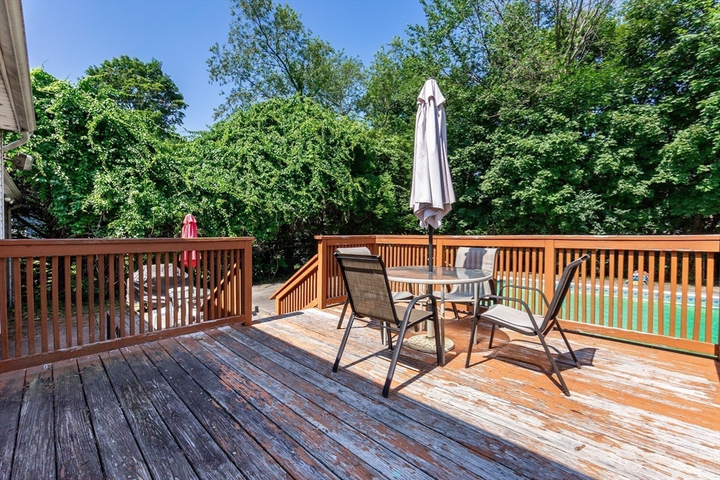 Saugus, Massachusetts, 01906, United States, 3 Bedrooms Bedrooms, ,2 BathroomsBathrooms,Residential,For Sale,1982387