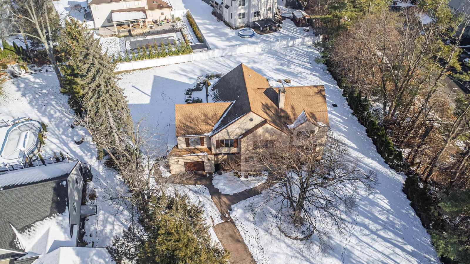 Fairfield, New Jersey, 07004, United States, 4 Bedrooms Bedrooms, ,5 BathroomsBathrooms,Residential,For Sale,2005992