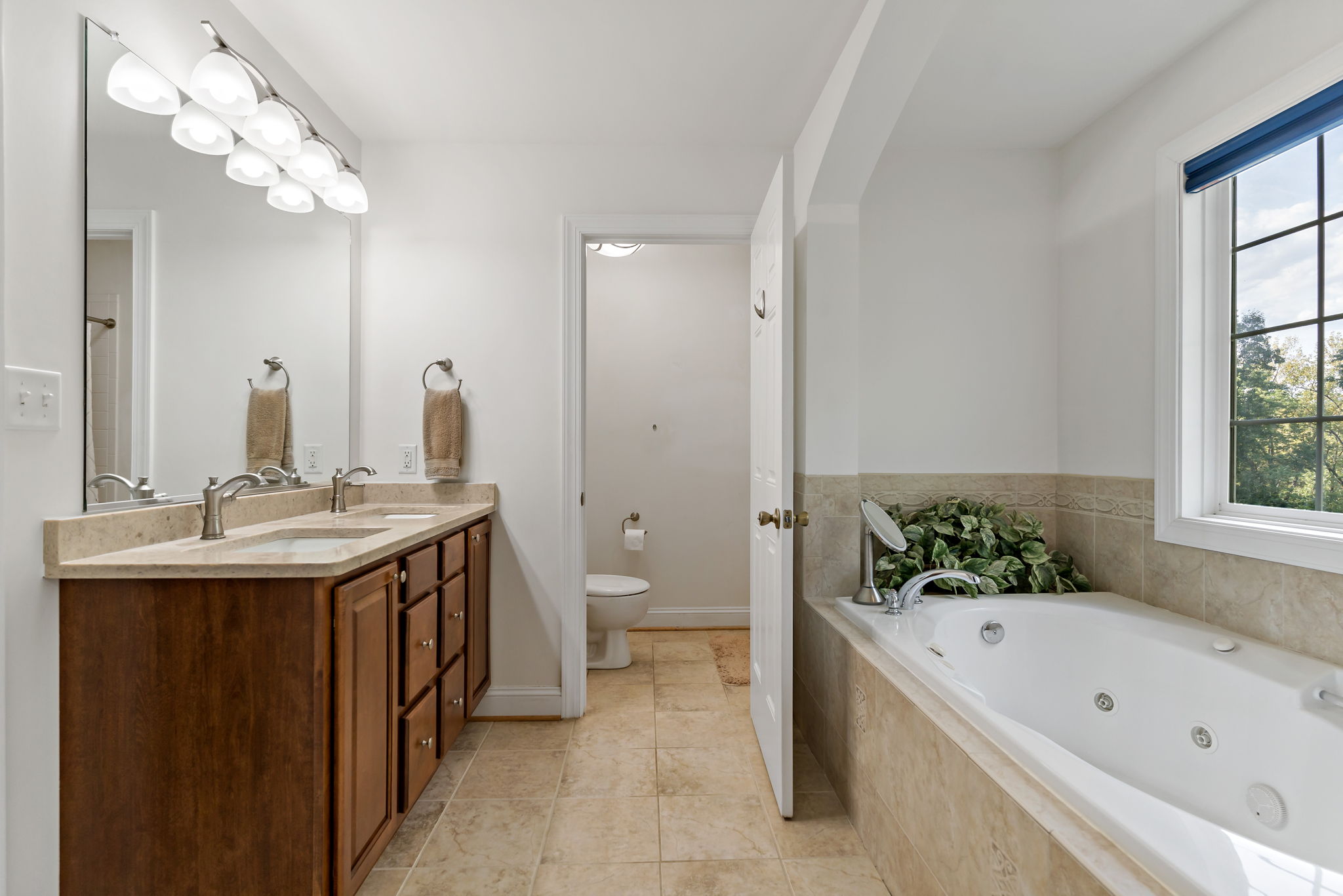 Harpers Ferry, West Virginia, 25425, United States, 4 Bedrooms Bedrooms, ,Residential,For Sale,1977354