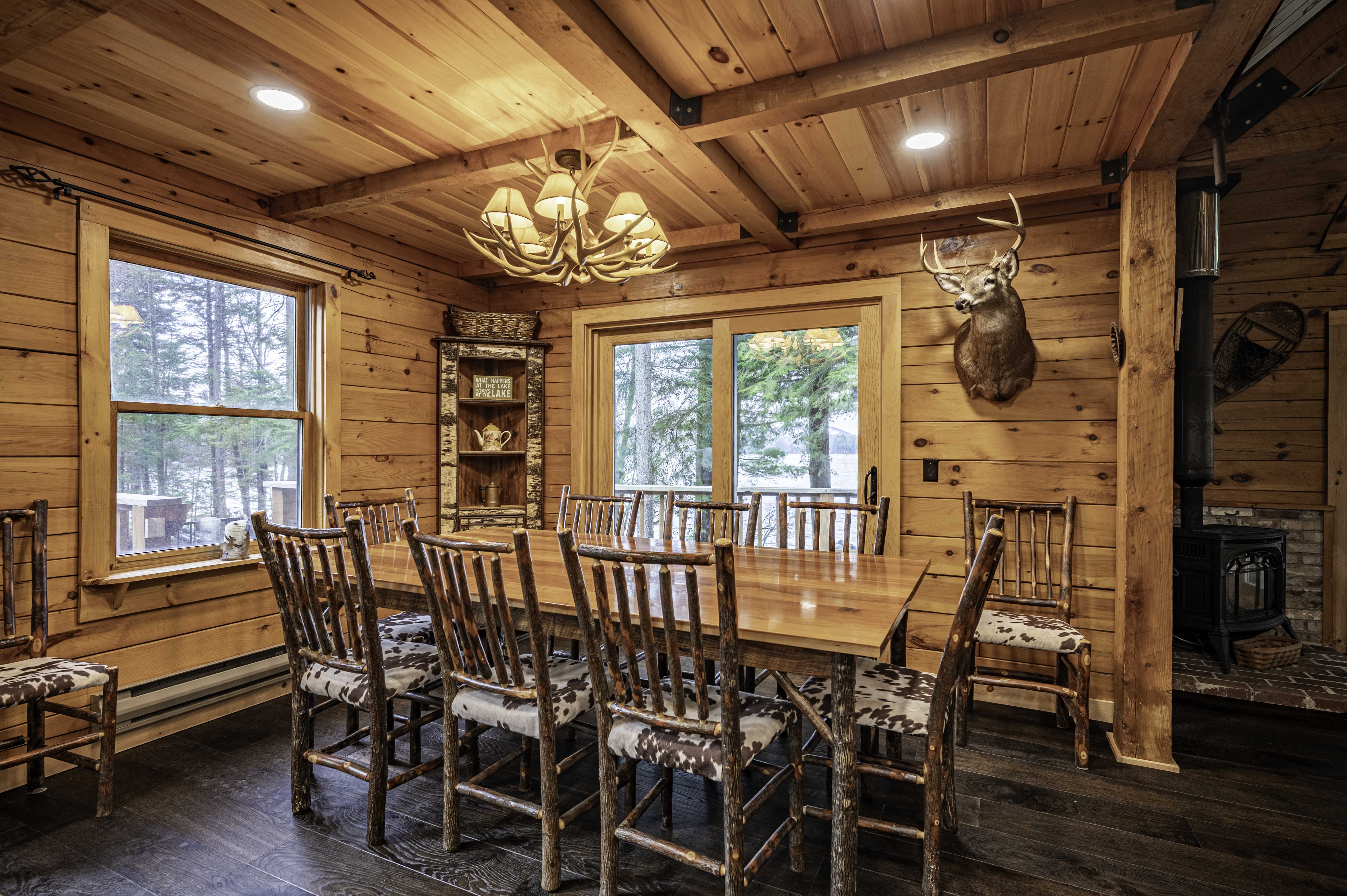  A Classic Adirondack Log Home on Pristine First Lake Frontage - 物件實景