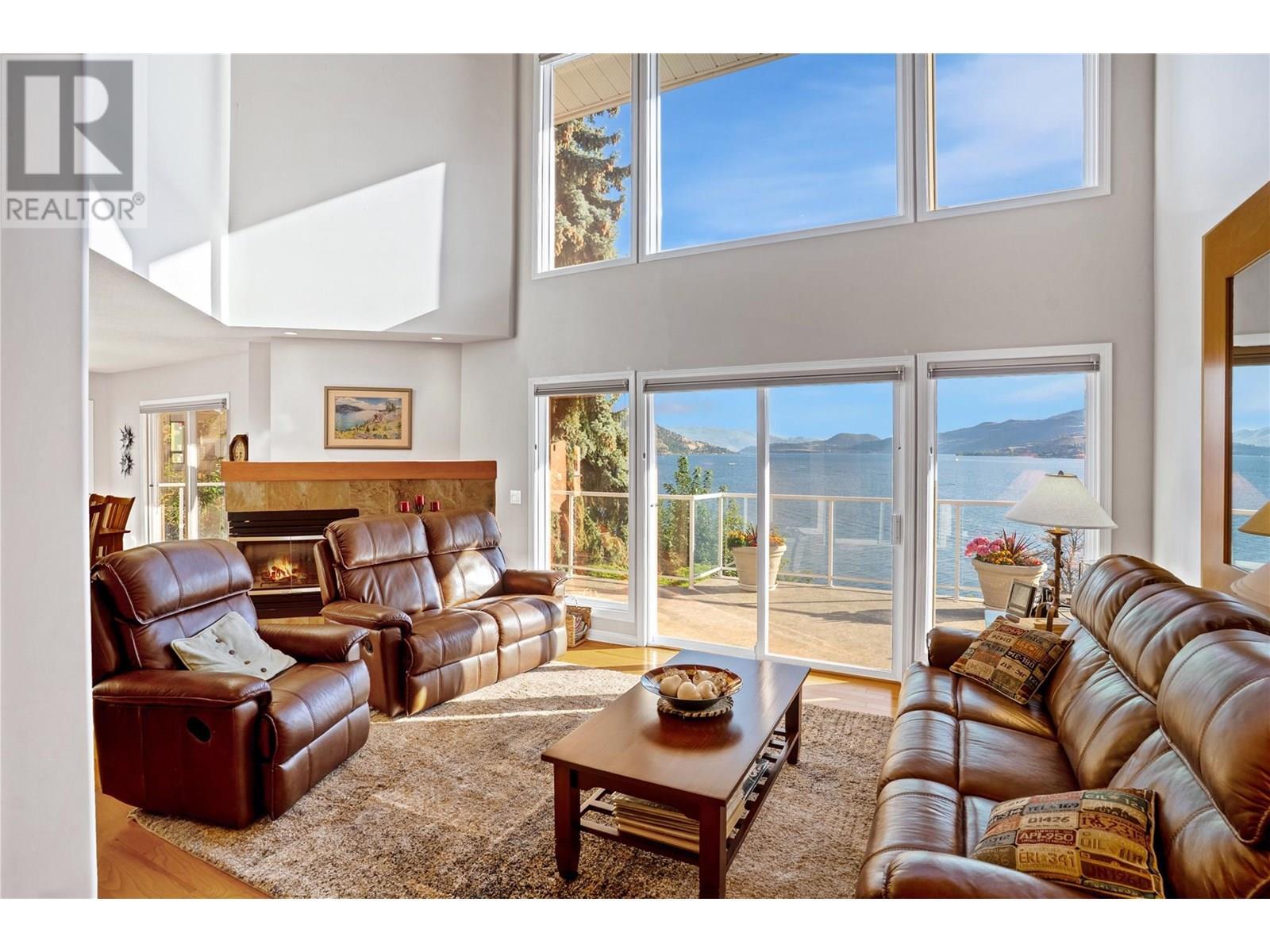 KELOWNA, British Columbia, V1V 2C3, CA, 5 Bedrooms Bedrooms, ,2 BathroomsBathrooms,Residential,For Sale,1911113