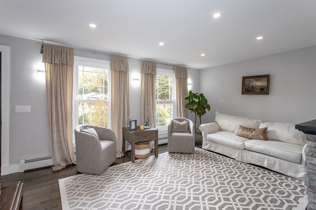 Westfield, Massachusetts, 01085, United States, 4 Bedrooms Bedrooms, ,2 BathroomsBathrooms,Residential,For Sale,1967509