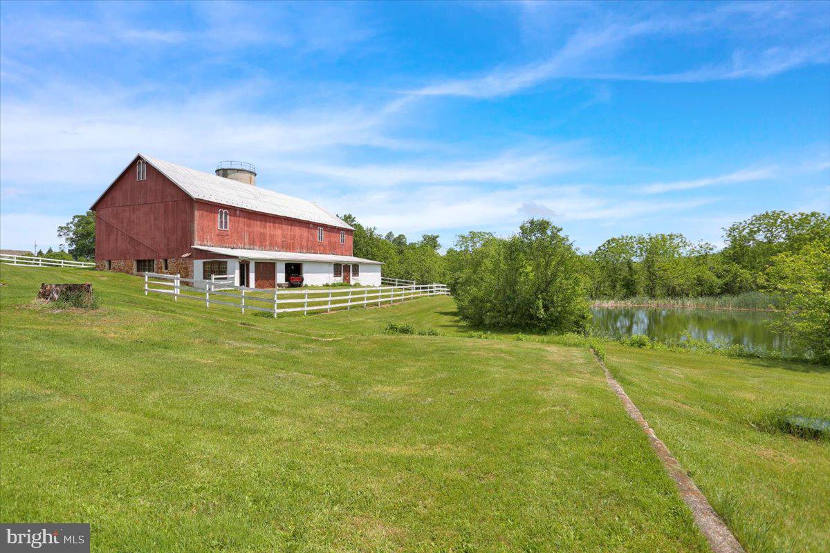 Mohrsville, Pennsylvania, 19541, United States, 4 Bedrooms Bedrooms, ,2 BathroomsBathrooms,Residential,For Sale,1827431