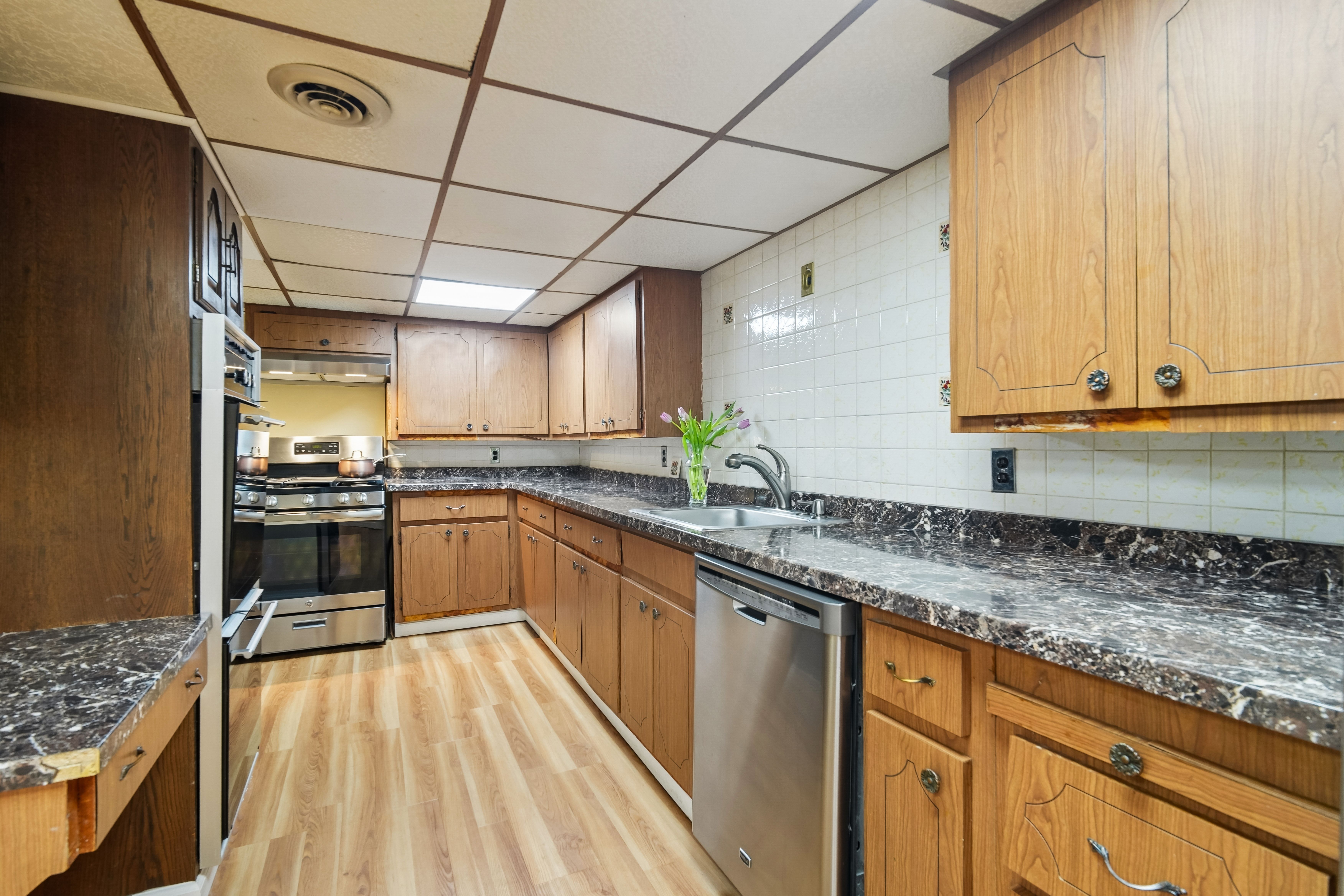  35 Grandview Avenue, Upper Saddle River, NJ 07458 - 物件實景