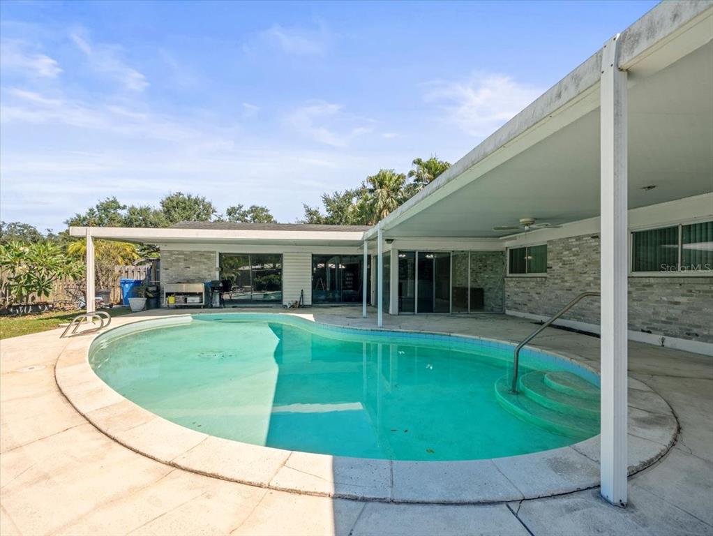 Tampa, Florida, 33618, United States, 4 Bedrooms Bedrooms, ,2 BathroomsBathrooms,Residential,For Sale,1966497