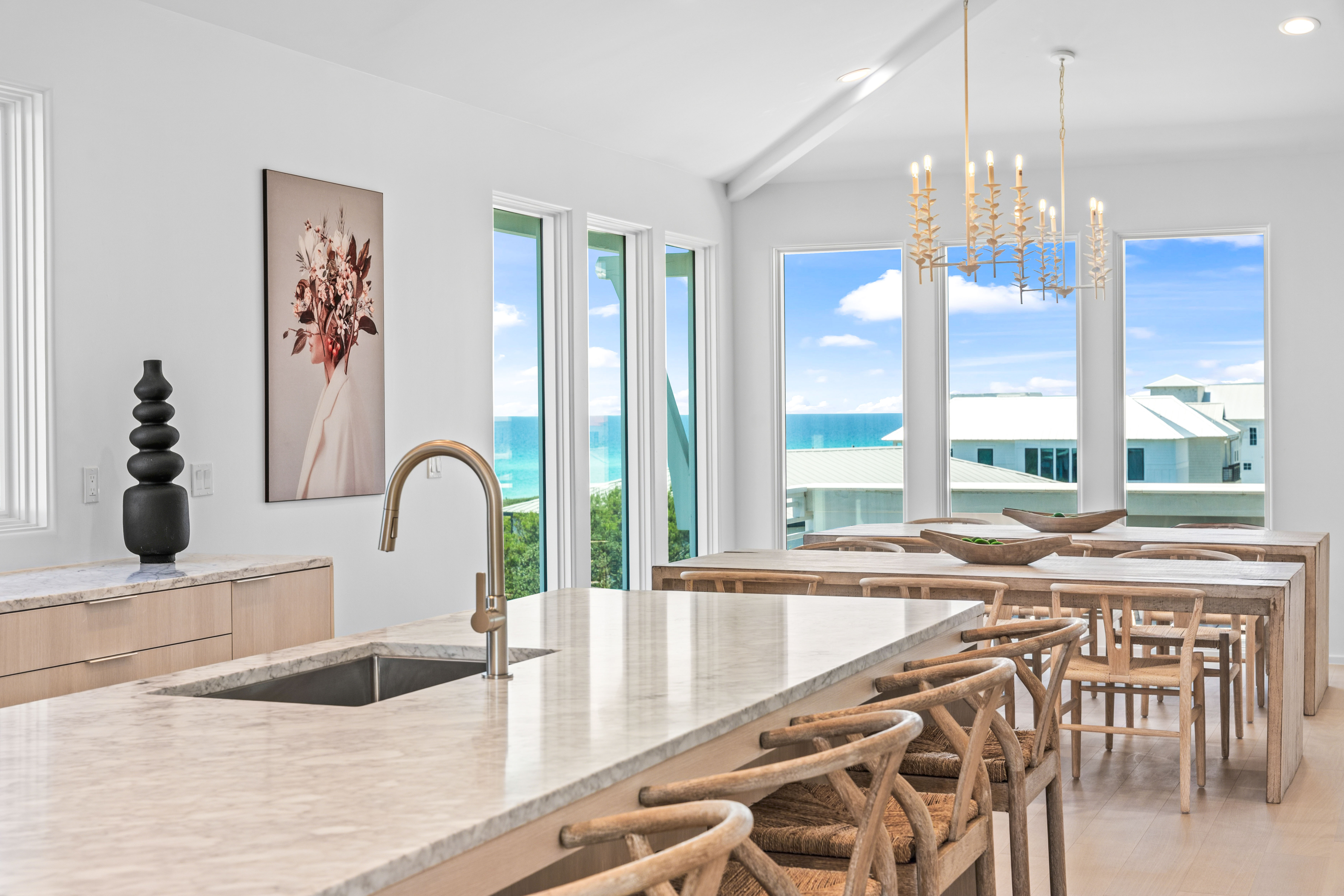  Four-Level Coastal Estate with Gulf Views in Exclusive Mala Beach - 物件實景