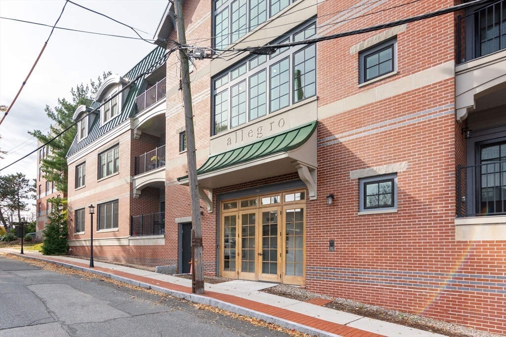 Winchester, Massachusetts, 01890, United States, 2 Bedrooms Bedrooms, ,2 BathroomsBathrooms,Residential,For Sale,1989425