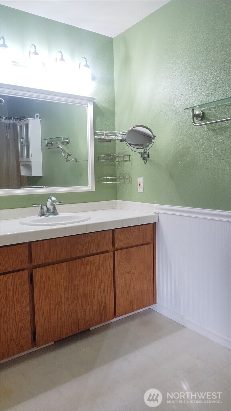 Puyallup, Washington, 98374, United States, 3 Bedrooms Bedrooms, ,2 BathroomsBathrooms,Residential,For Sale,1942897