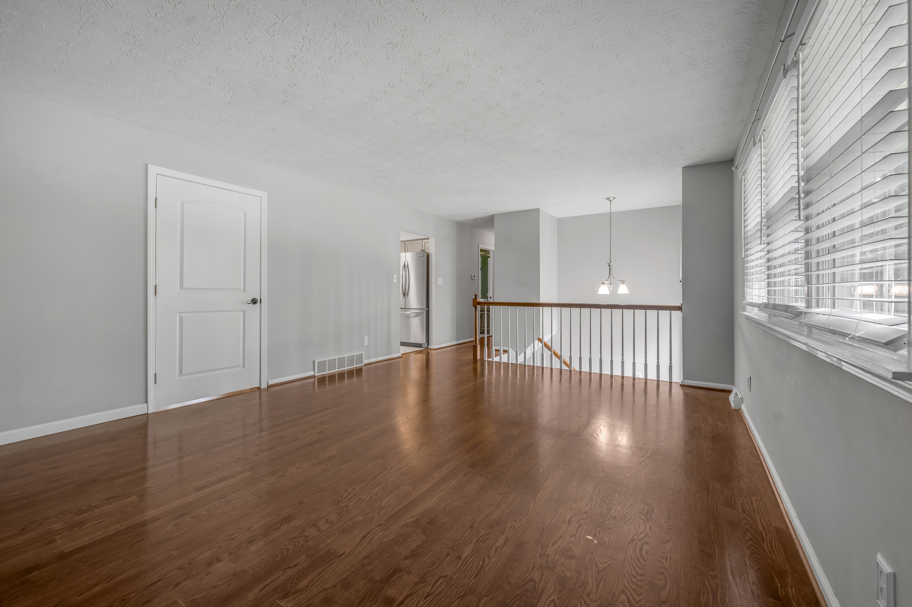  568 Merrimac Drive - 物件實景