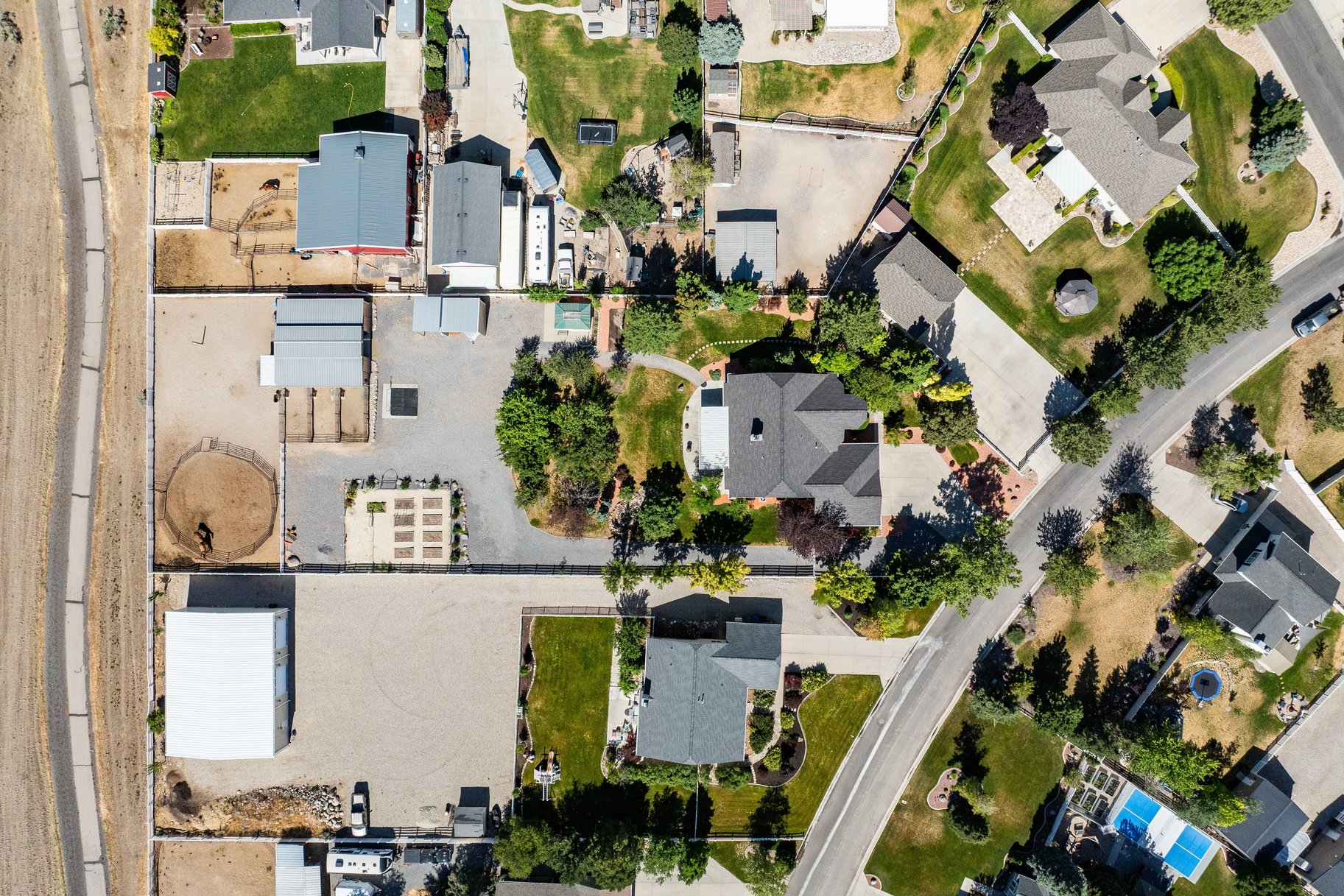 Fully Equipped Horse Property with Trail Access & Neighborhood Arena - 物件實景