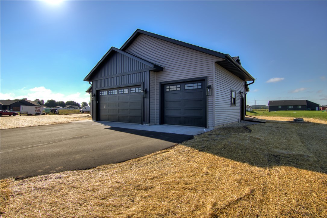 Chippewa Falls, Wisconsin, 54729, United States, 5 Bedrooms Bedrooms, ,3 BathroomsBathrooms,Residential,For Sale,1920389
