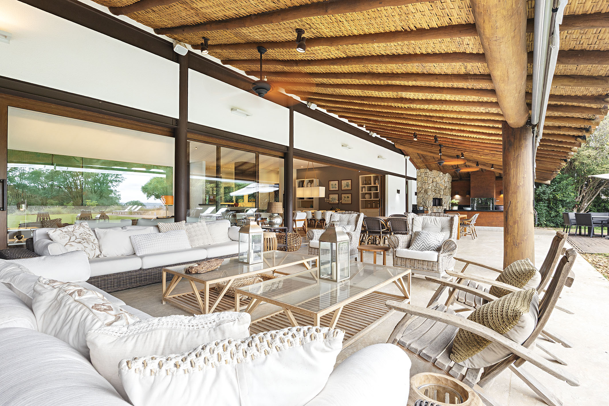  Farmhouse-Style Residence with Permanent Views of the Golf Course - 物件實景