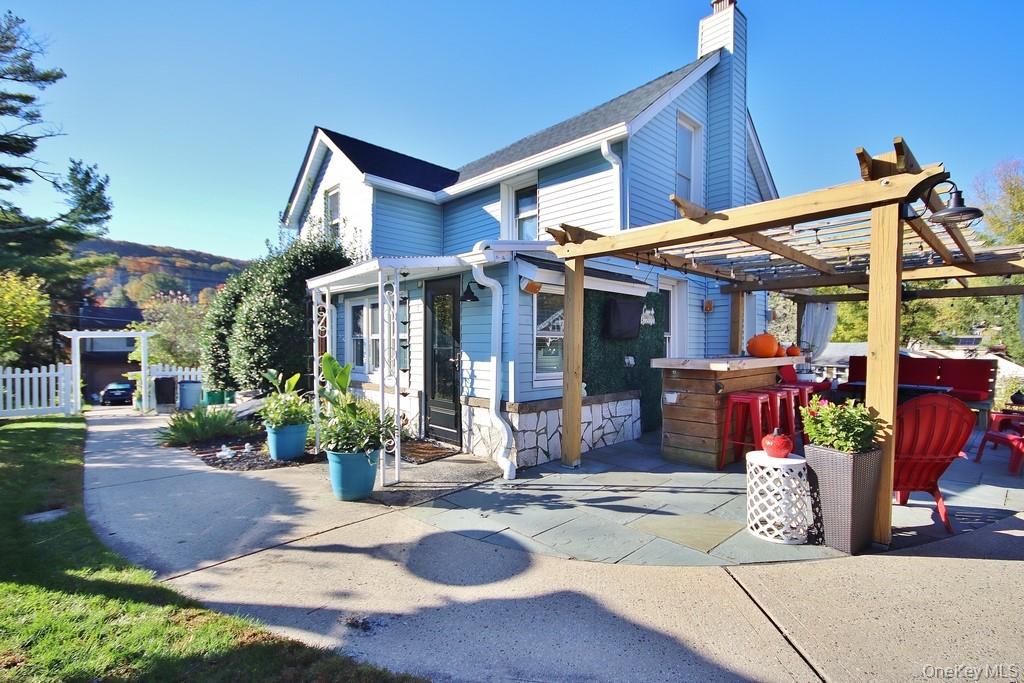 Garnerville, New York, 10923, United States, 3 Bedrooms Bedrooms, ,2 BathroomsBathrooms,Residential,For Sale,1974386