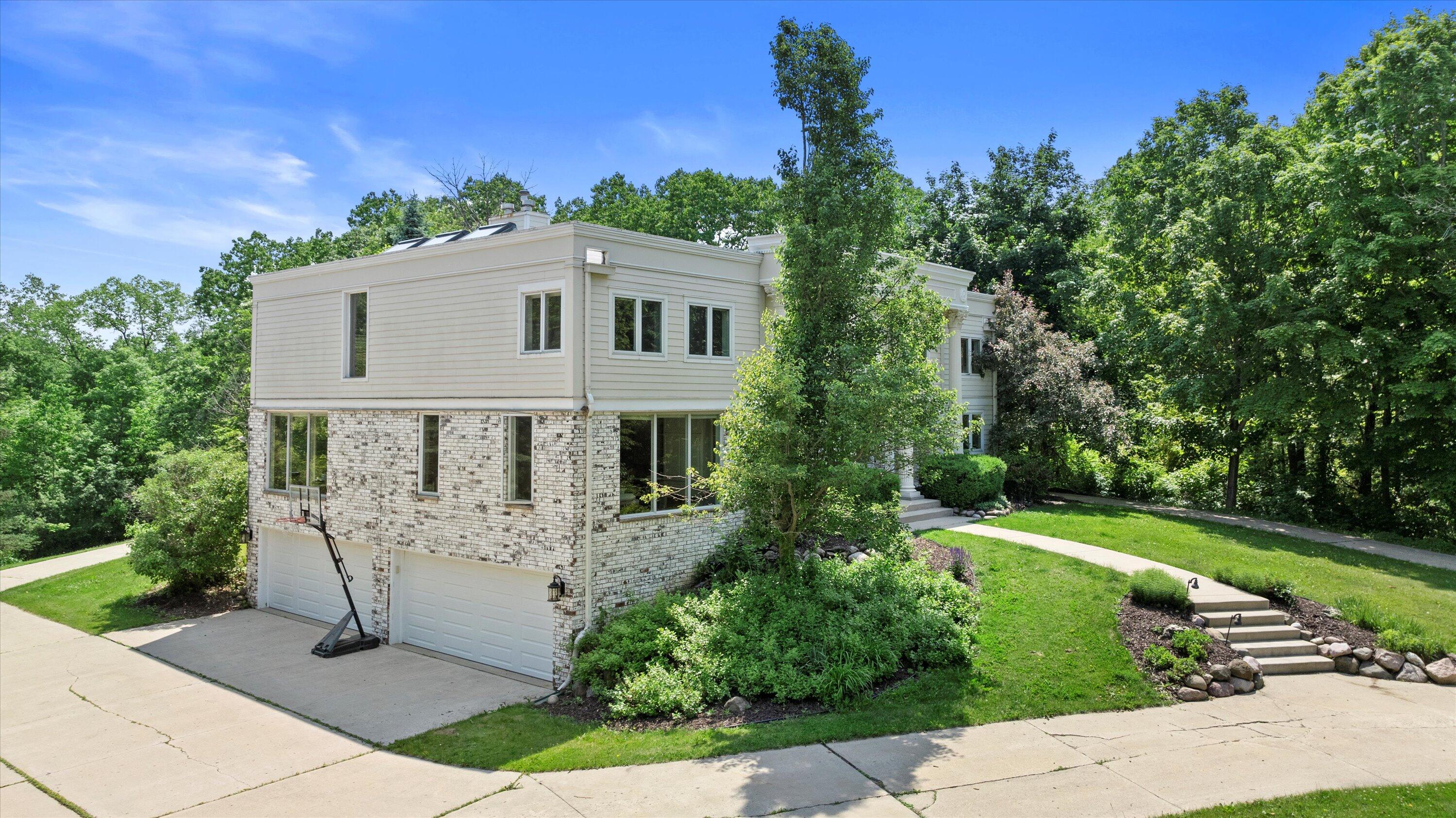 Lisbon, Wisconsin, 53089, United States, 4 Bedrooms Bedrooms, ,5 BathroomsBathrooms,Residential,For Sale,1868566