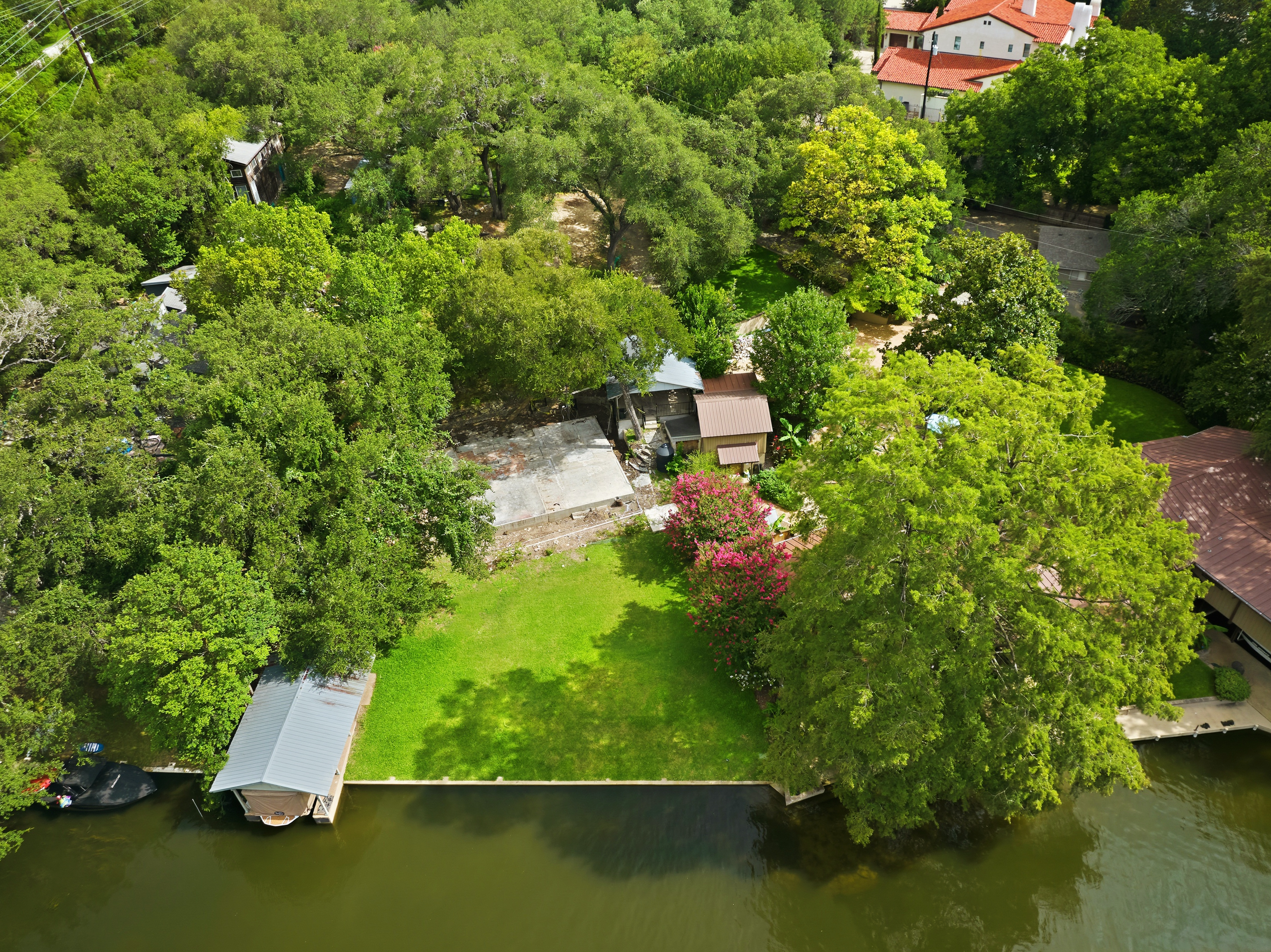  Rare Waterfront Lot on Iconic Westlake Drive - 物件實景