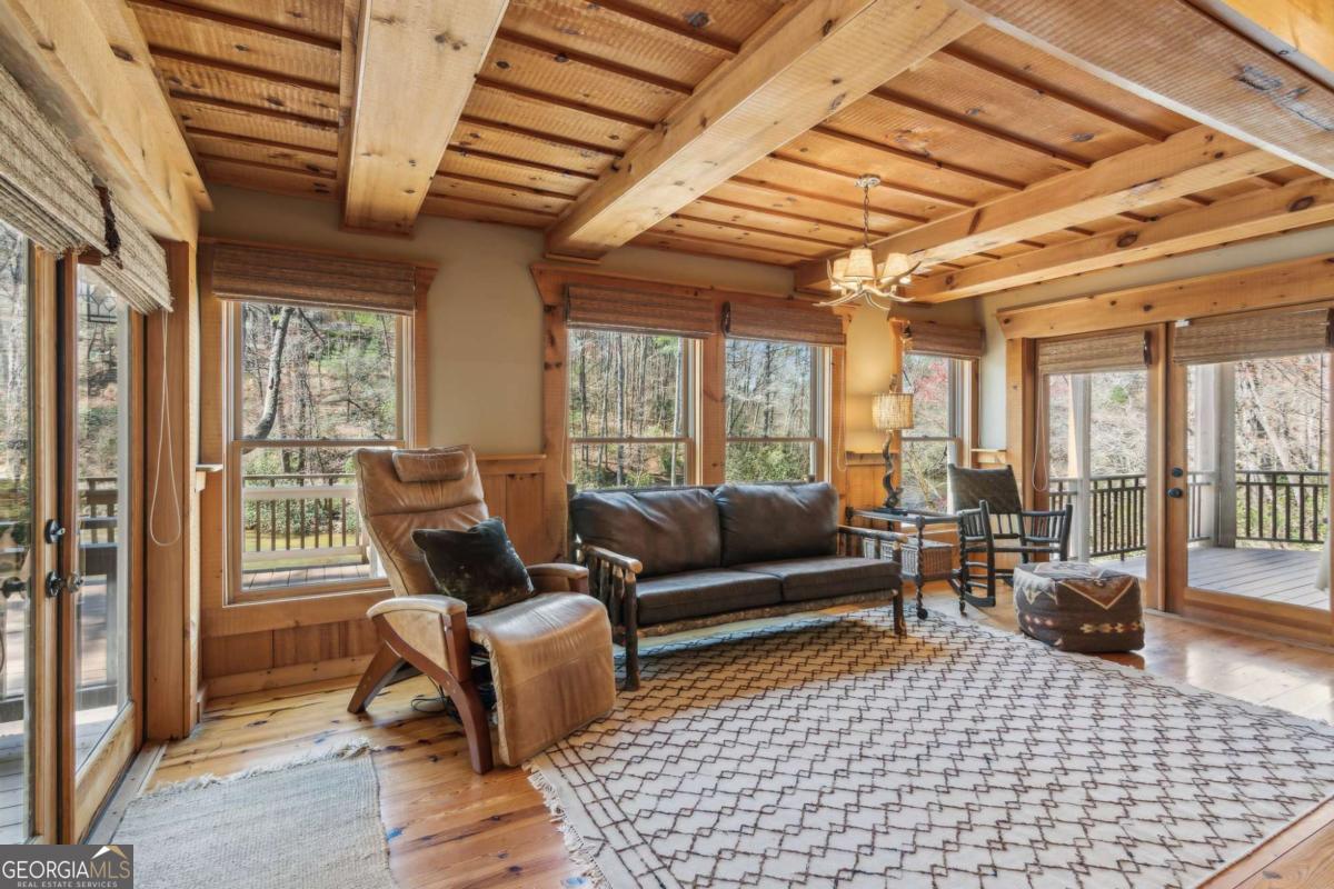 Ellijay, Georgia, 30536, United States, 5 Bedrooms Bedrooms, ,4 BathroomsBathrooms,Residential,For Sale,1880037