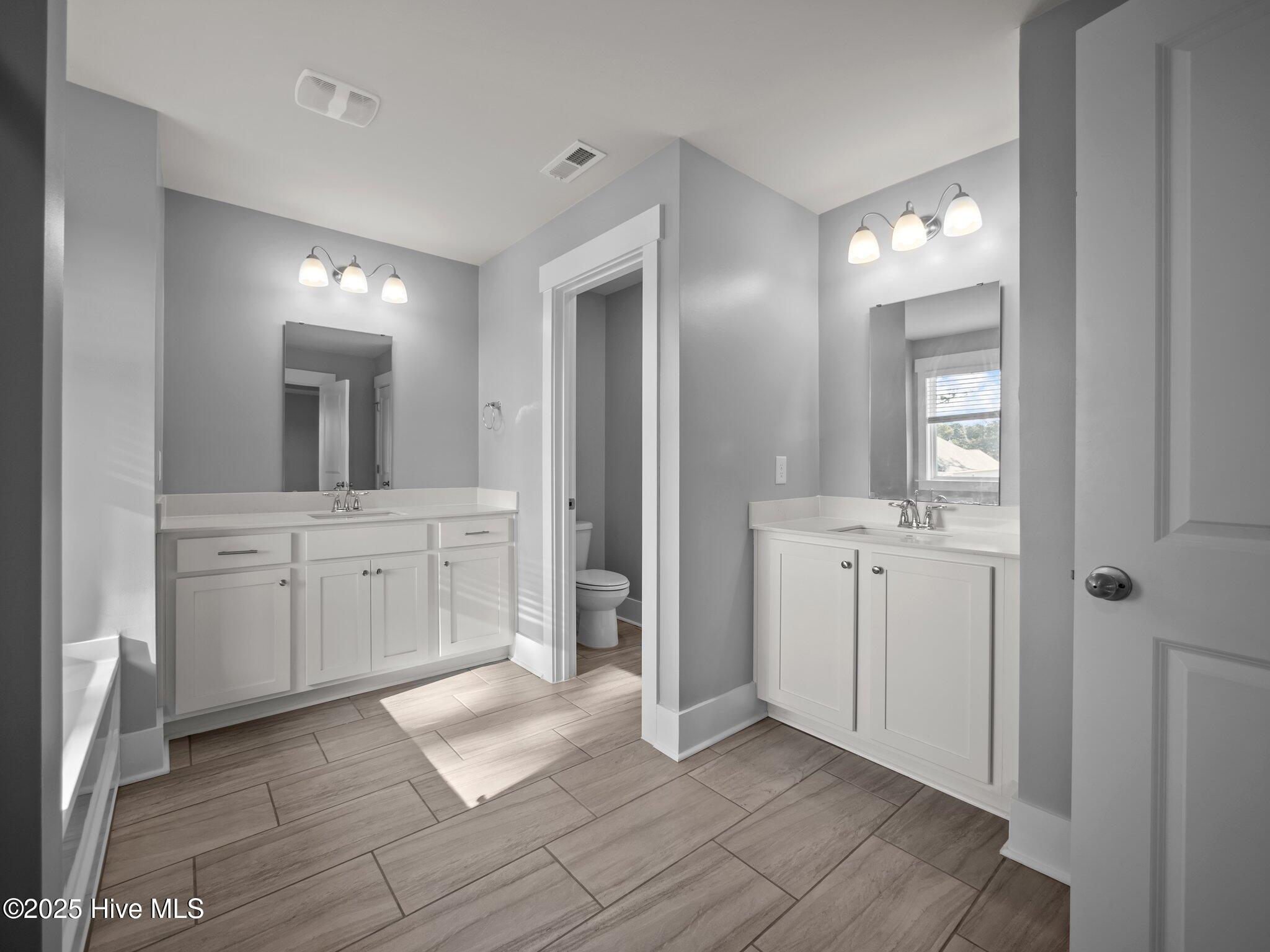 Newport, North Carolina, 28570, United States, 4 Bedrooms Bedrooms, ,3 BathroomsBathrooms,Residential,For Sale,1991180