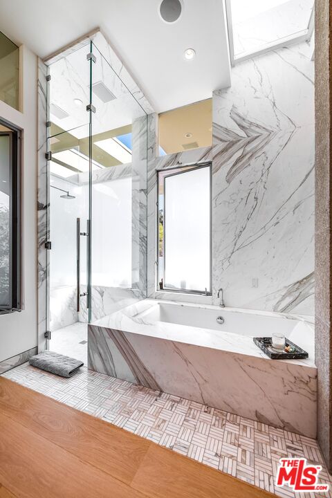 Beverly Hills, California, 90210, United States, 4 Bedrooms Bedrooms, ,5 BathroomsBathrooms,Residential,For Sale,1687212