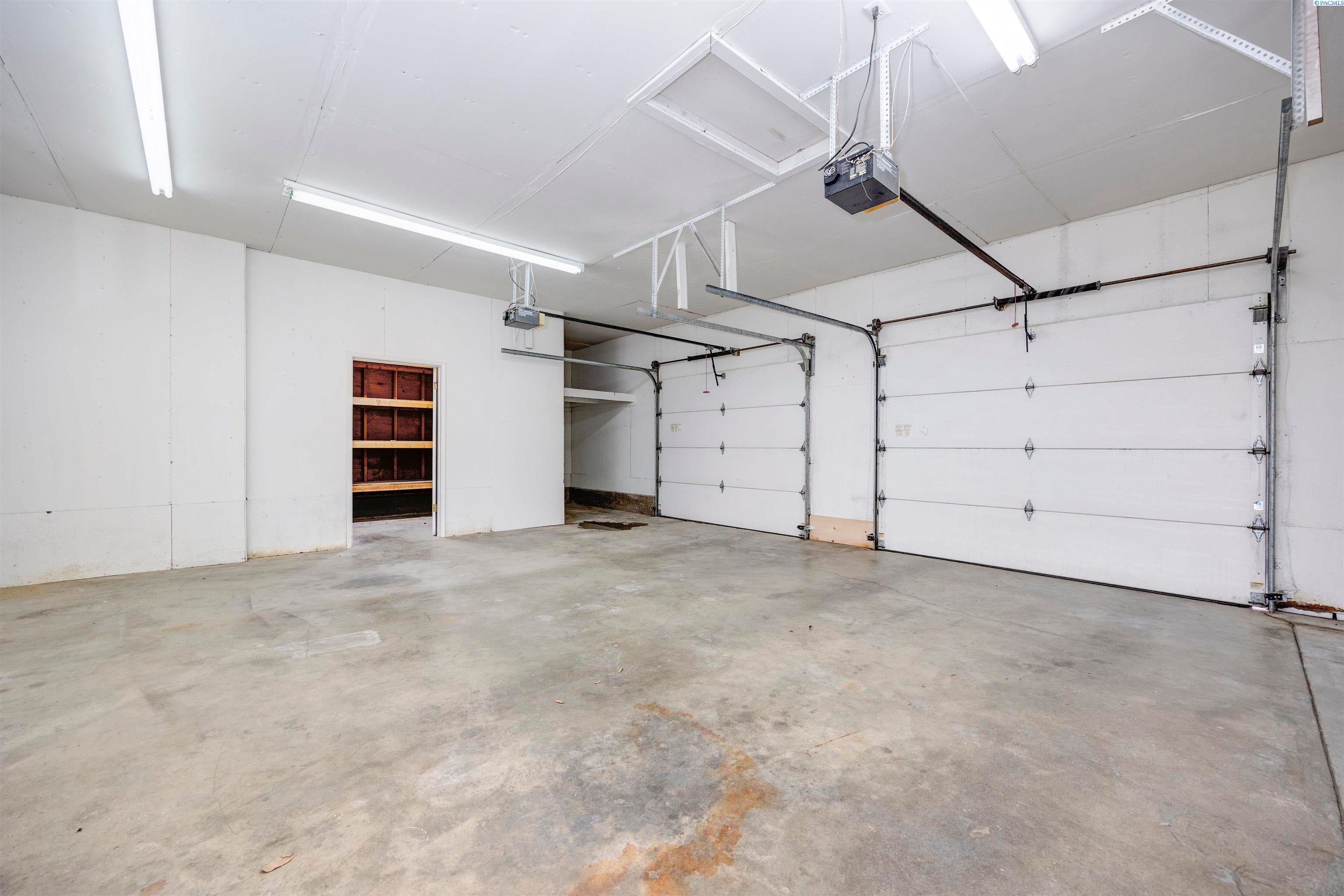 Grandview, Washington, 98930, United States, 4 Bedrooms Bedrooms, ,3 BathroomsBathrooms,Residential,For Sale,2007847