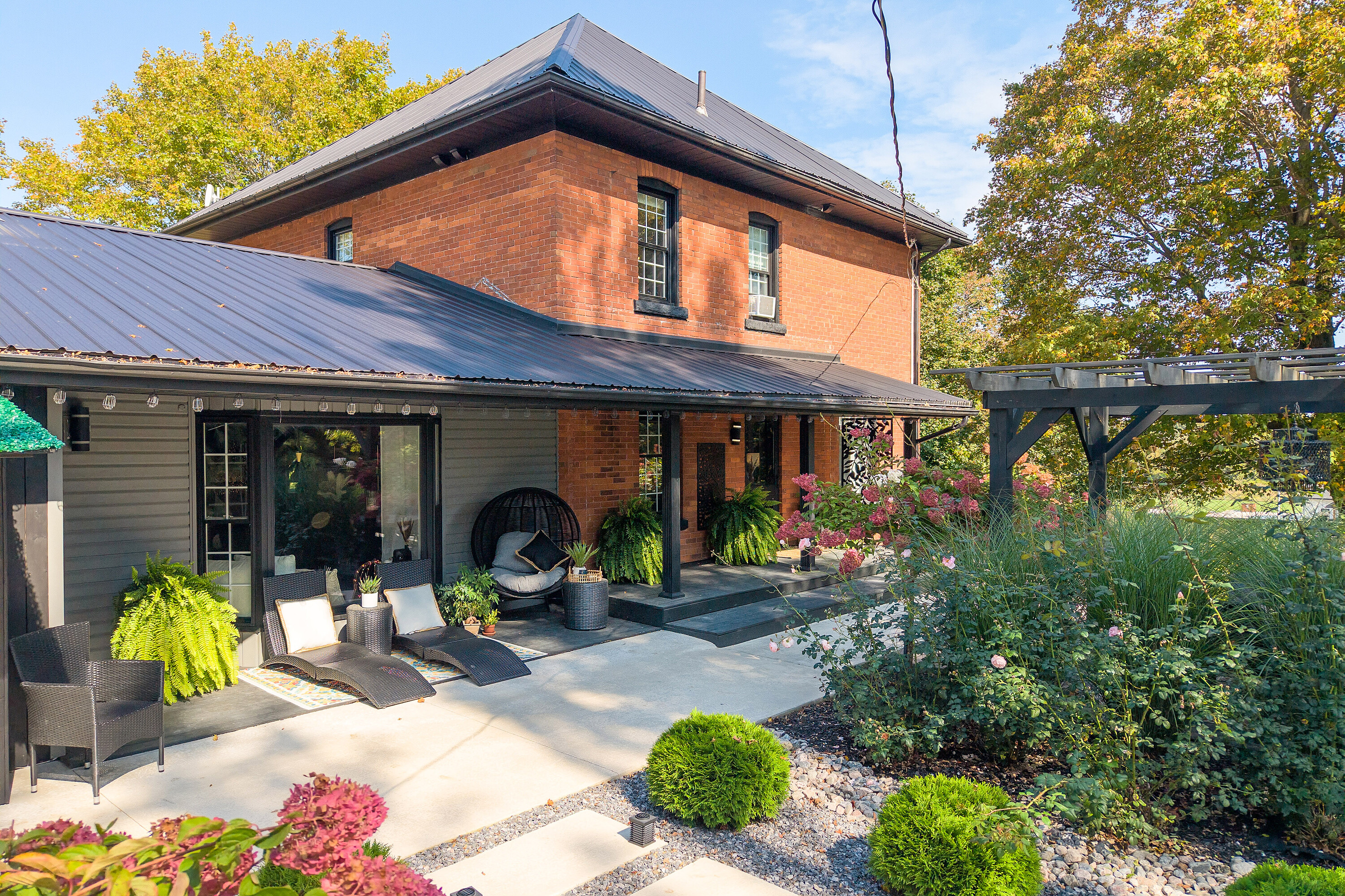  Charming Century Home - 物件實景