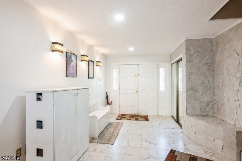 Mountainside Boro, New Jersey, 07092, United States, 5 Bedrooms Bedrooms, ,3 BathroomsBathrooms,Residential,For Sale,1901870