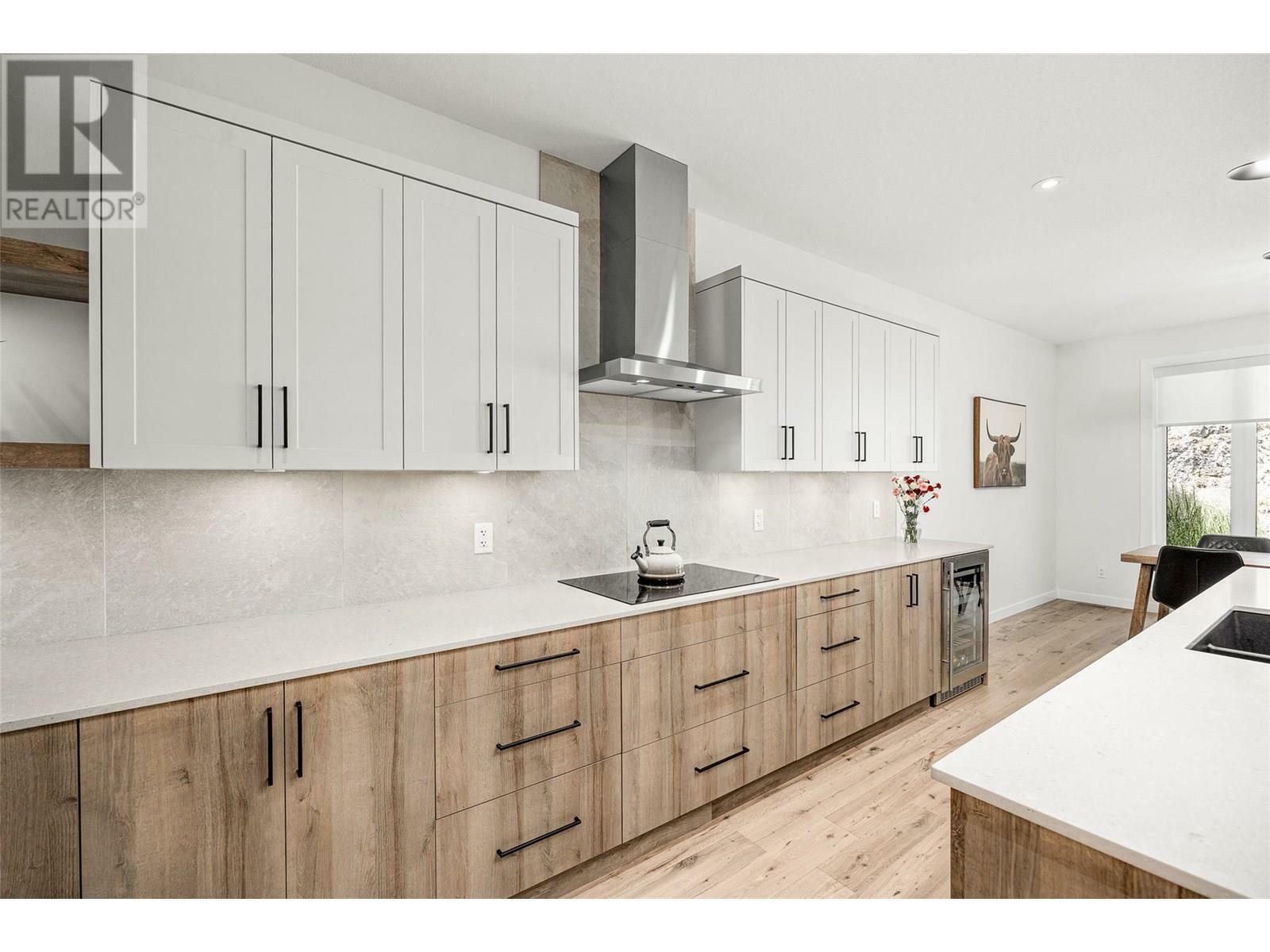 KELOWNA, British Columbia, V1V 0C9, CA, 5 Bedrooms Bedrooms, ,4 BathroomsBathrooms,Residential,For Sale,1875451