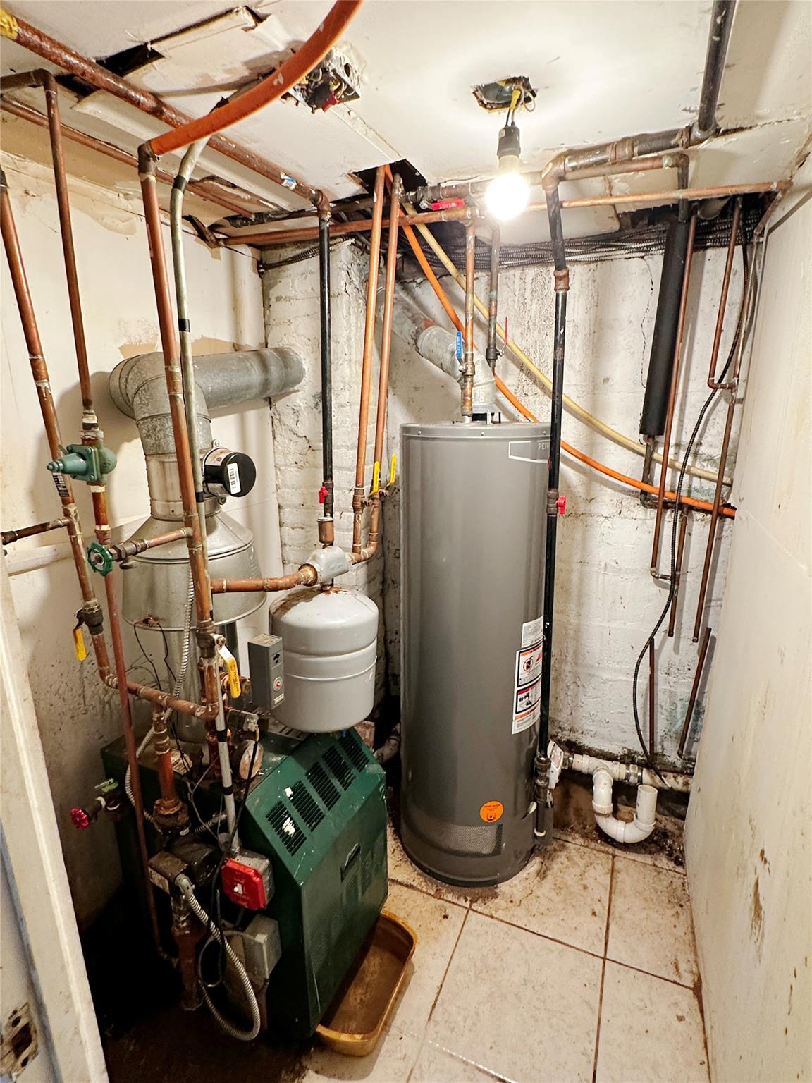 Jamaica, New York, 11433, United States, 3 Bedrooms Bedrooms, ,2 BathroomsBathrooms,Residential,For Sale,1883672