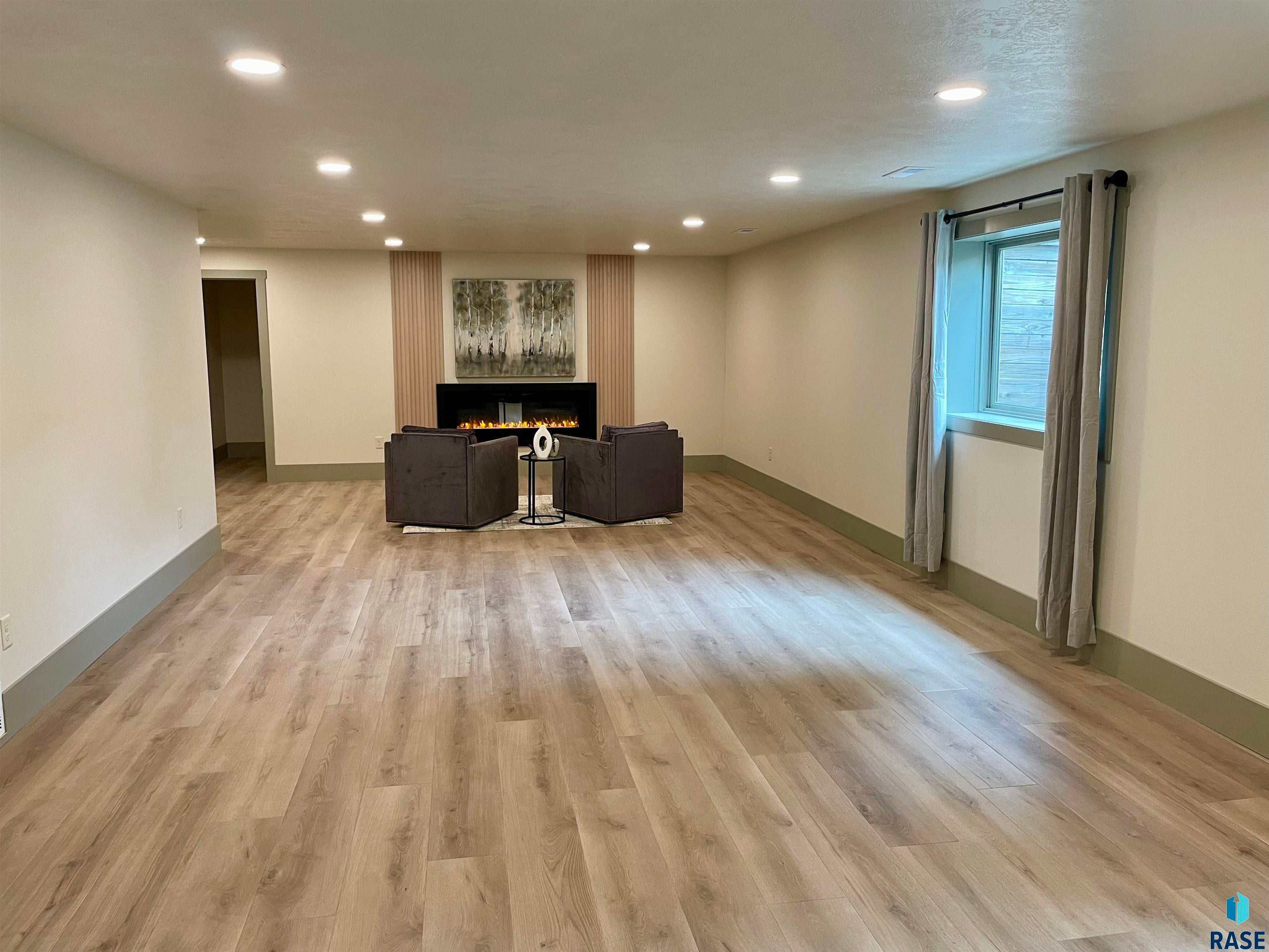 Sioux Falls, South Dakota, 57108, United States, 4 Bedrooms Bedrooms, ,2 BathroomsBathrooms,Residential,For Sale,1926720