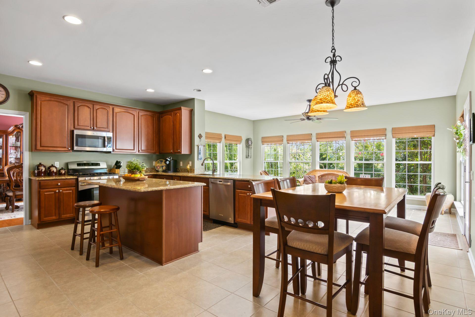 Mount Sinai, New York, 11766, United States, 4 Bedrooms Bedrooms, ,3 BathroomsBathrooms,Residential,For Sale,1934193