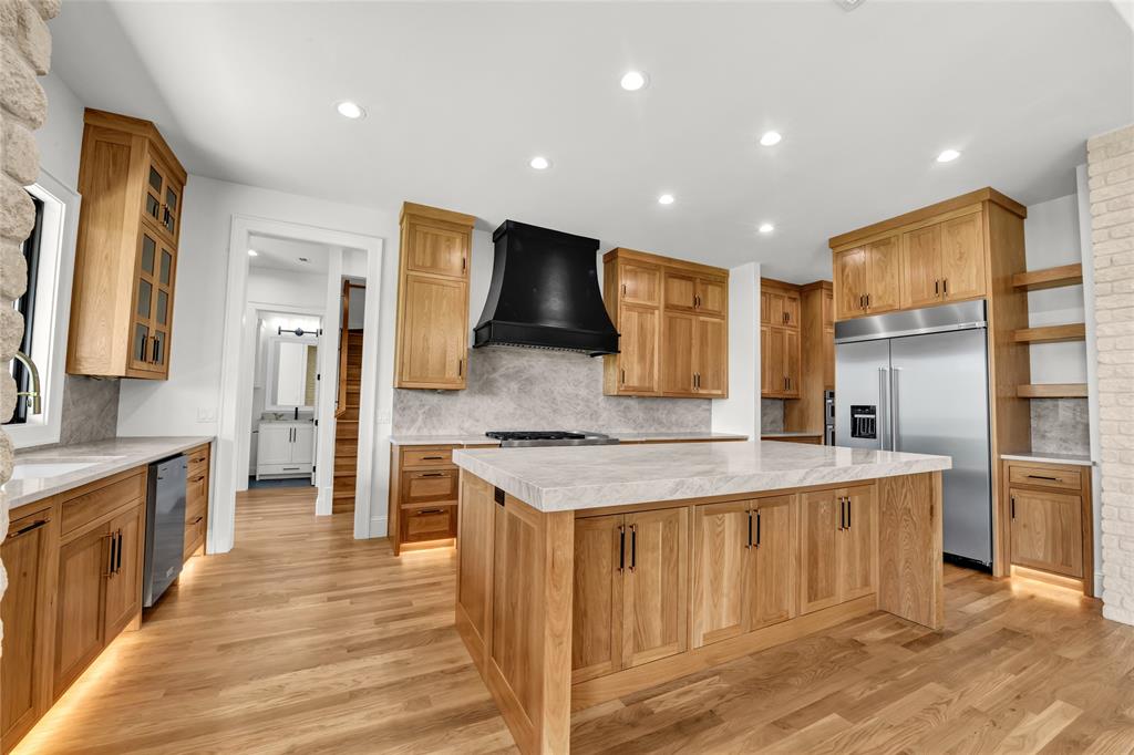 Weatherford, Texas, 76087, United States, 5 Bedrooms Bedrooms, ,6 BathroomsBathrooms,Residential,For Sale,1981061