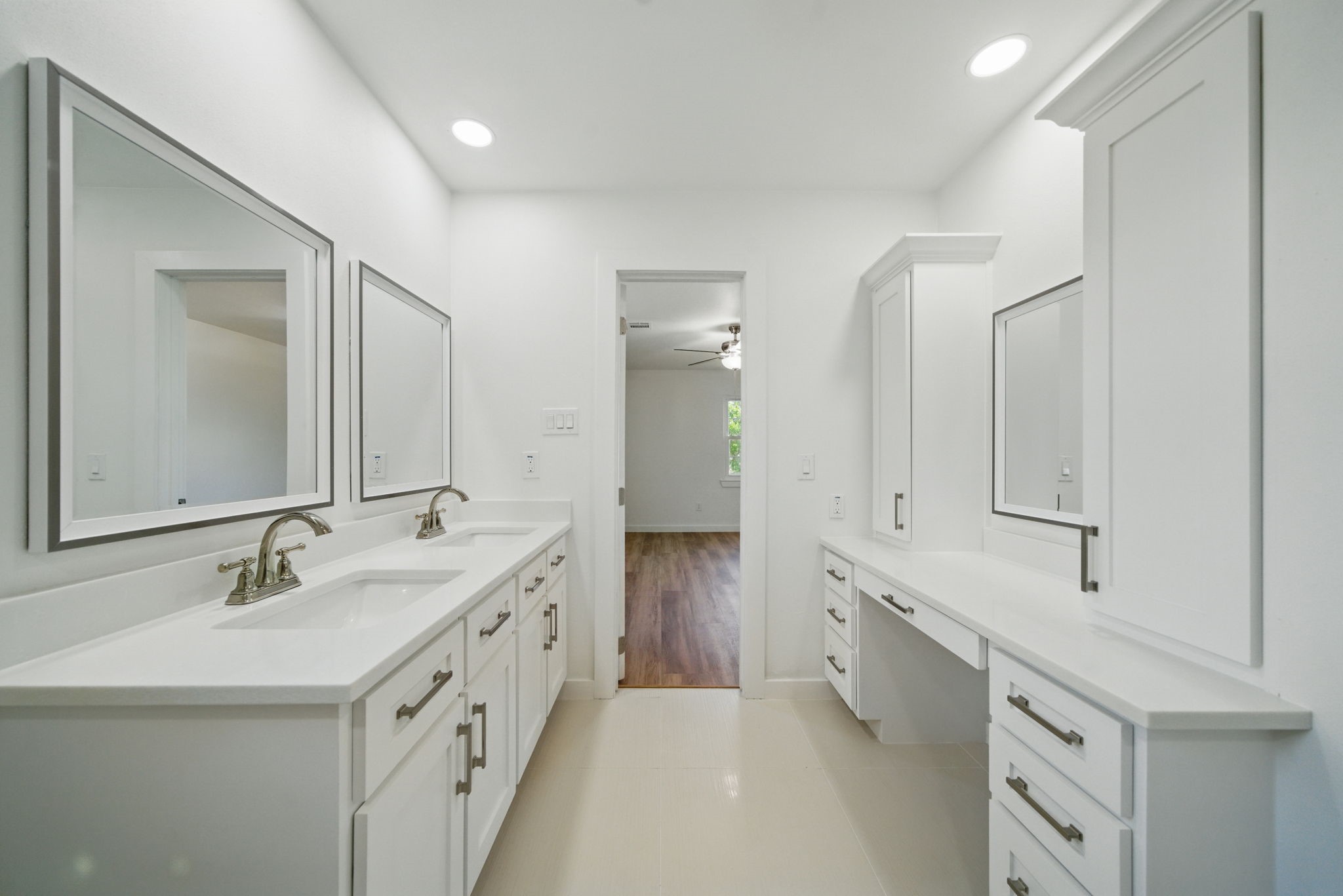  9711 Derrik Drive - 物件實景