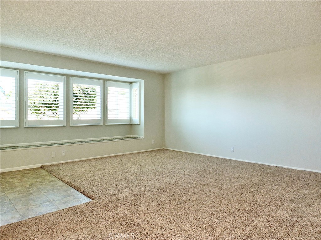 Signal Hill, California, 90755, United States, 2 Bedrooms Bedrooms, ,1 BathroomBathrooms,Residential,For Sale,1970804