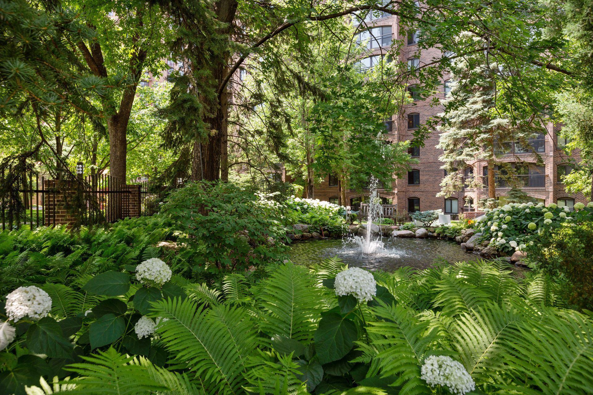 Minneapolis, Minnesota, 55403, United States, 2 Bedrooms Bedrooms, ,1 BathroomBathrooms,Residential,For Sale,1794027