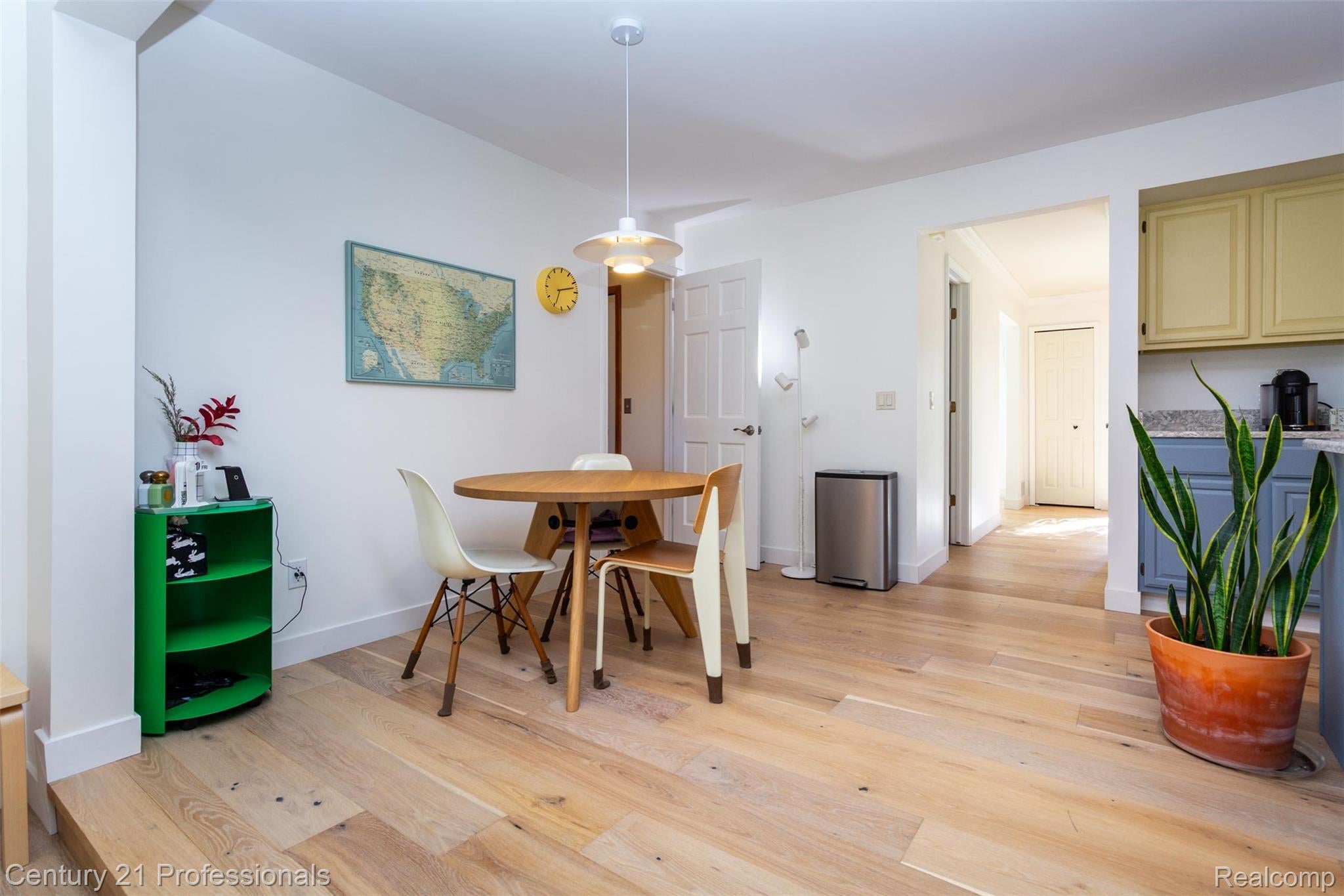 Troy, Michigan, 48084, United States, 4 Bedrooms Bedrooms, ,3 BathroomsBathrooms,Residential,For Sale,1976121