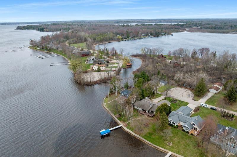 SHAWANO, Wisconsin, 54166, United States, 3 Bedrooms Bedrooms, ,2 BathroomsBathrooms,Residential,For Sale,1792978