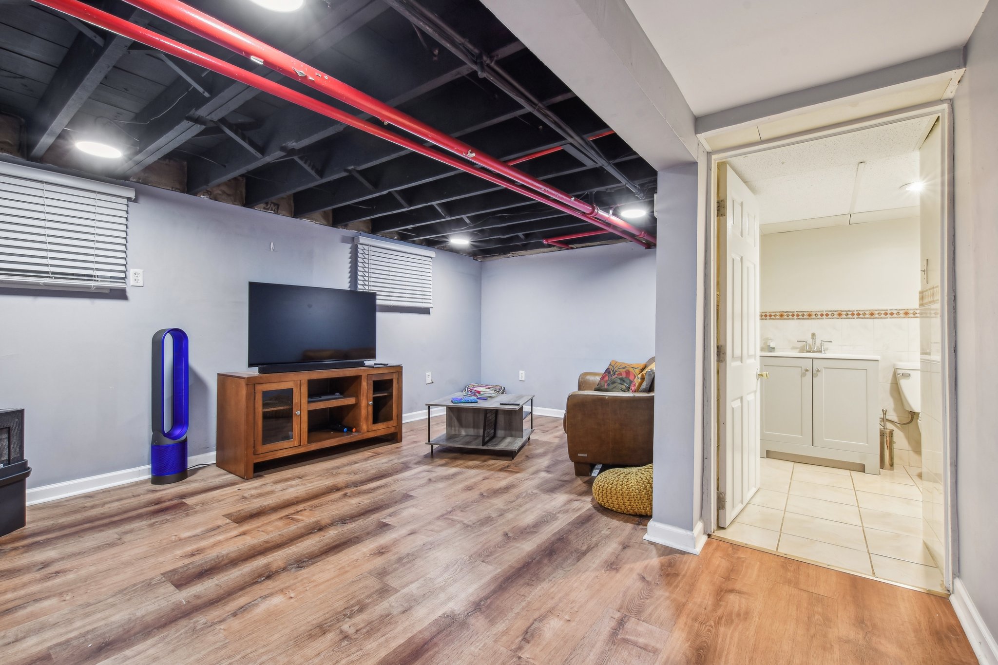 Bloomfield Twp., New Jersey, 07003, United States, 4 Bedrooms Bedrooms, ,3 BathroomsBathrooms,Residential,For Sale,1983850