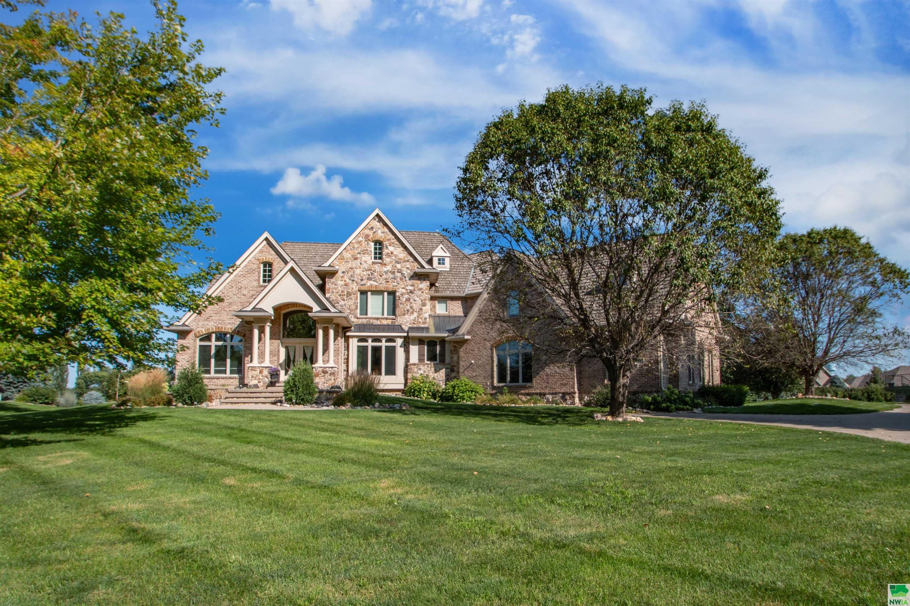 Dakota Dunes, South Dakota, 57049, United States, 5 Bedrooms Bedrooms, ,6 BathroomsBathrooms,Residential,For Sale,1943906