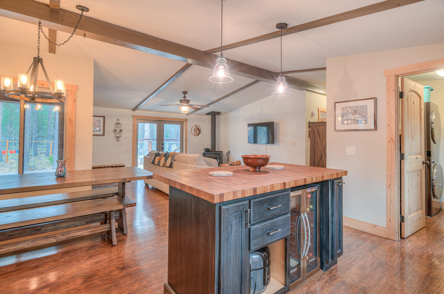 Bend, Oregon, 97707, United States, 2 Bedrooms Bedrooms, ,2 BathroomsBathrooms,Residential,For Sale,2000386