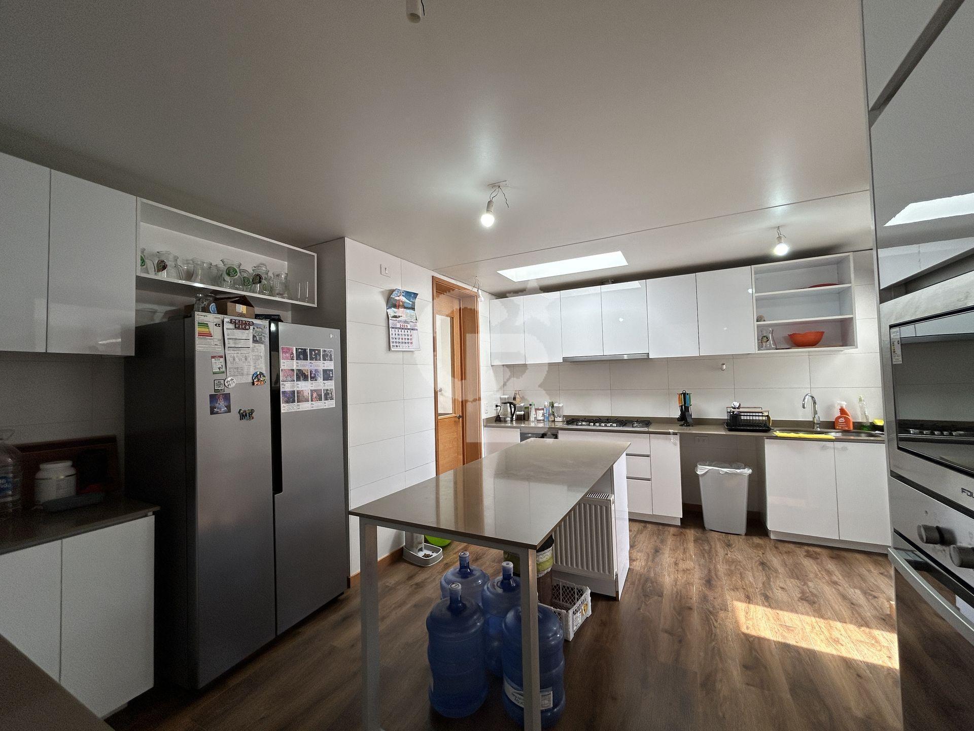 Colina, Chile, 4 Bedrooms Bedrooms, ,5 BathroomsBathrooms,Residential,For Sale,1991105