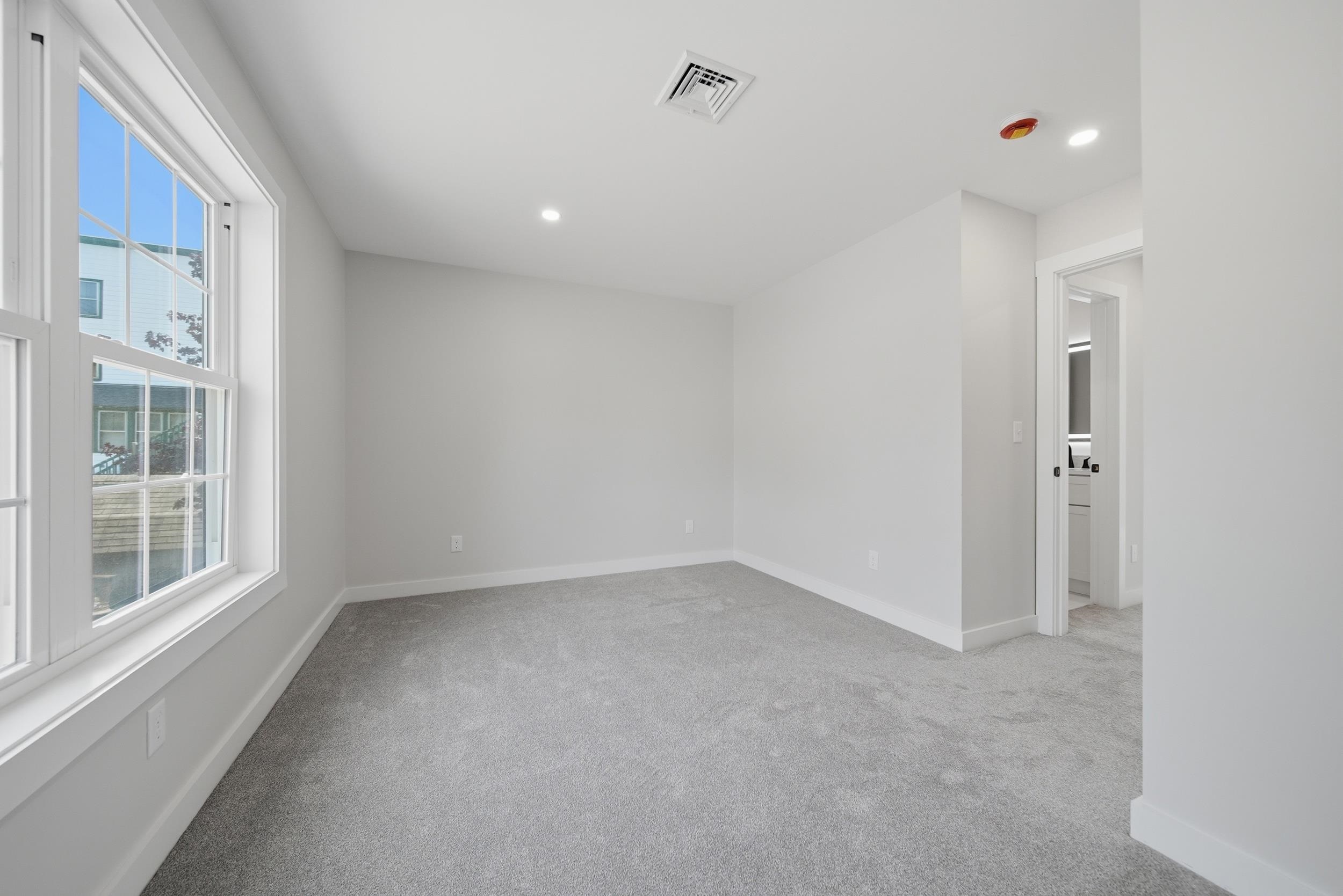  24 Munroe Street, Units 1&2, Franklin, NH, 03235 - 物件實景