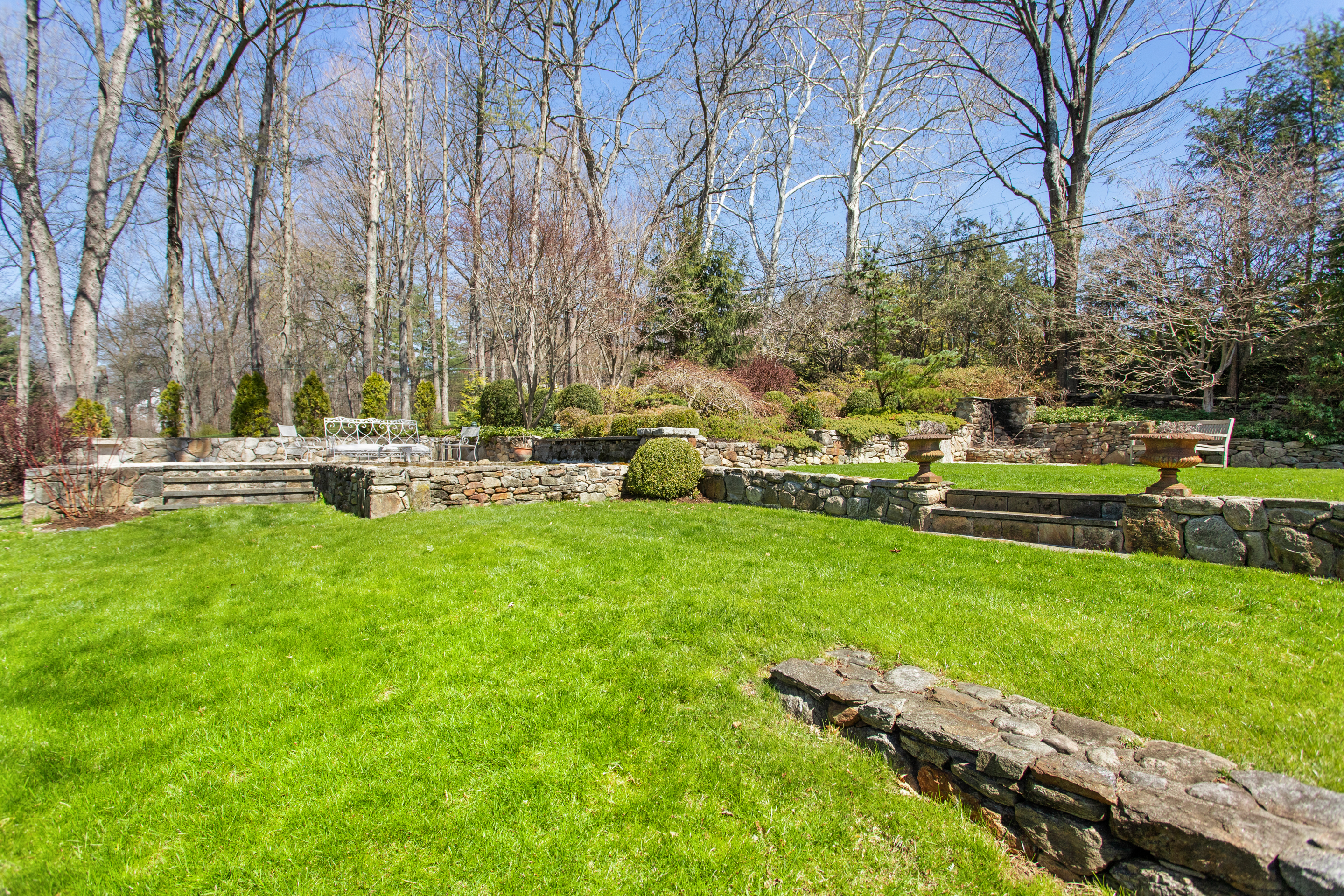  Stately Updated Colonial on Magnificent Grounds - 物件實景