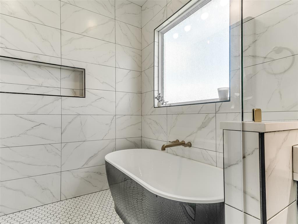 Piedmont, Oklahoma, 73078, United States, 4 Bedrooms Bedrooms, ,6 BathroomsBathrooms,Residential,For Sale,1974155