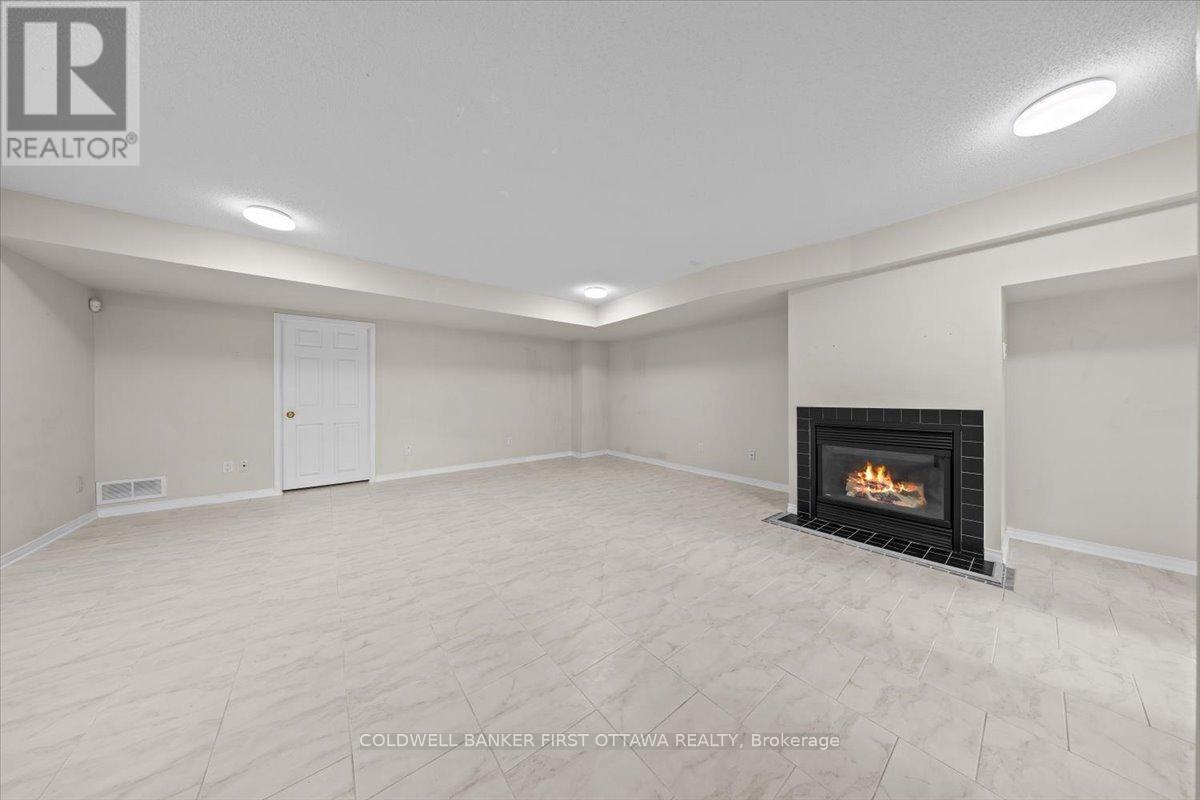 OTTAWA, Ontario, K1J 1J2, CA, 3 Bedrooms Bedrooms, ,1 BathroomBathrooms,Residential,For Sale,1903648