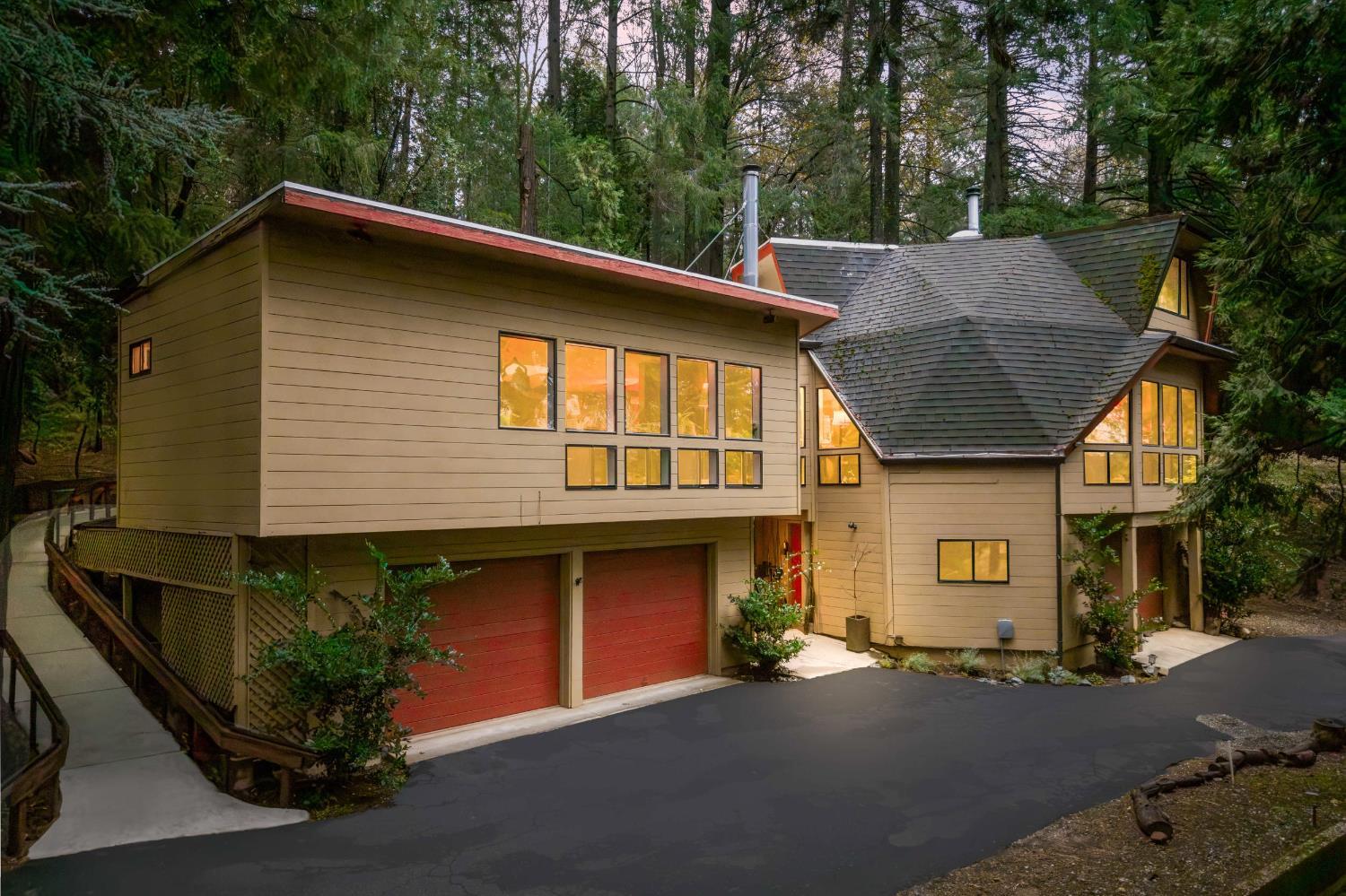 Foresthill, California, 95631, United States, 4 Bedrooms Bedrooms, ,3 BathroomsBathrooms,Residential,For Sale,2006028