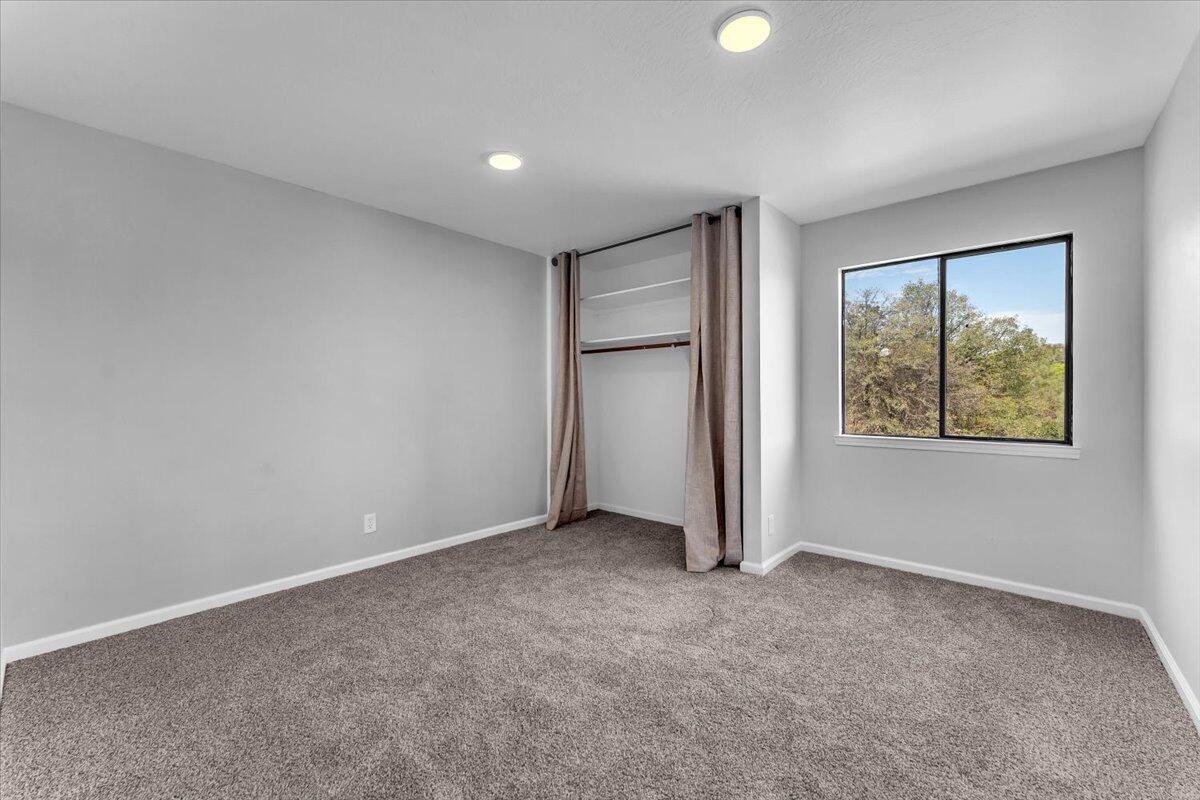 Redding, California, 96001, United States, 4 Bedrooms Bedrooms, ,3 BathroomsBathrooms,Residential,For Sale,1948468